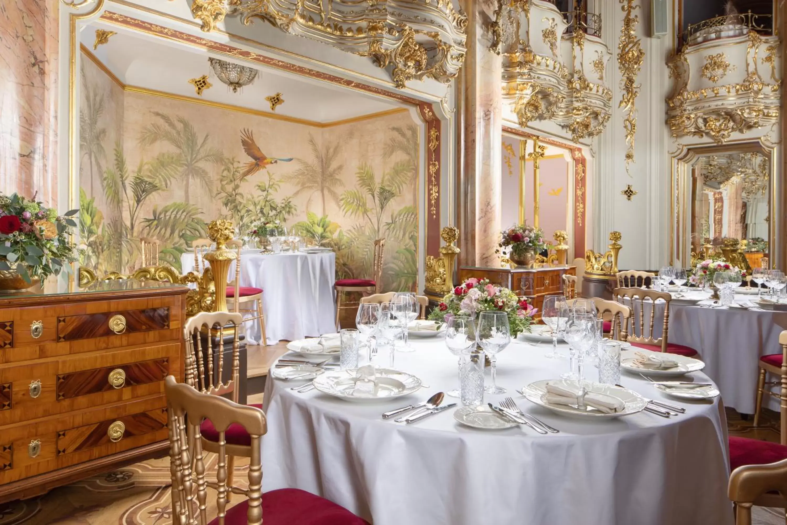 Evening entertainment, Restaurant/Places to Eat in Grand Hotel Bohemia