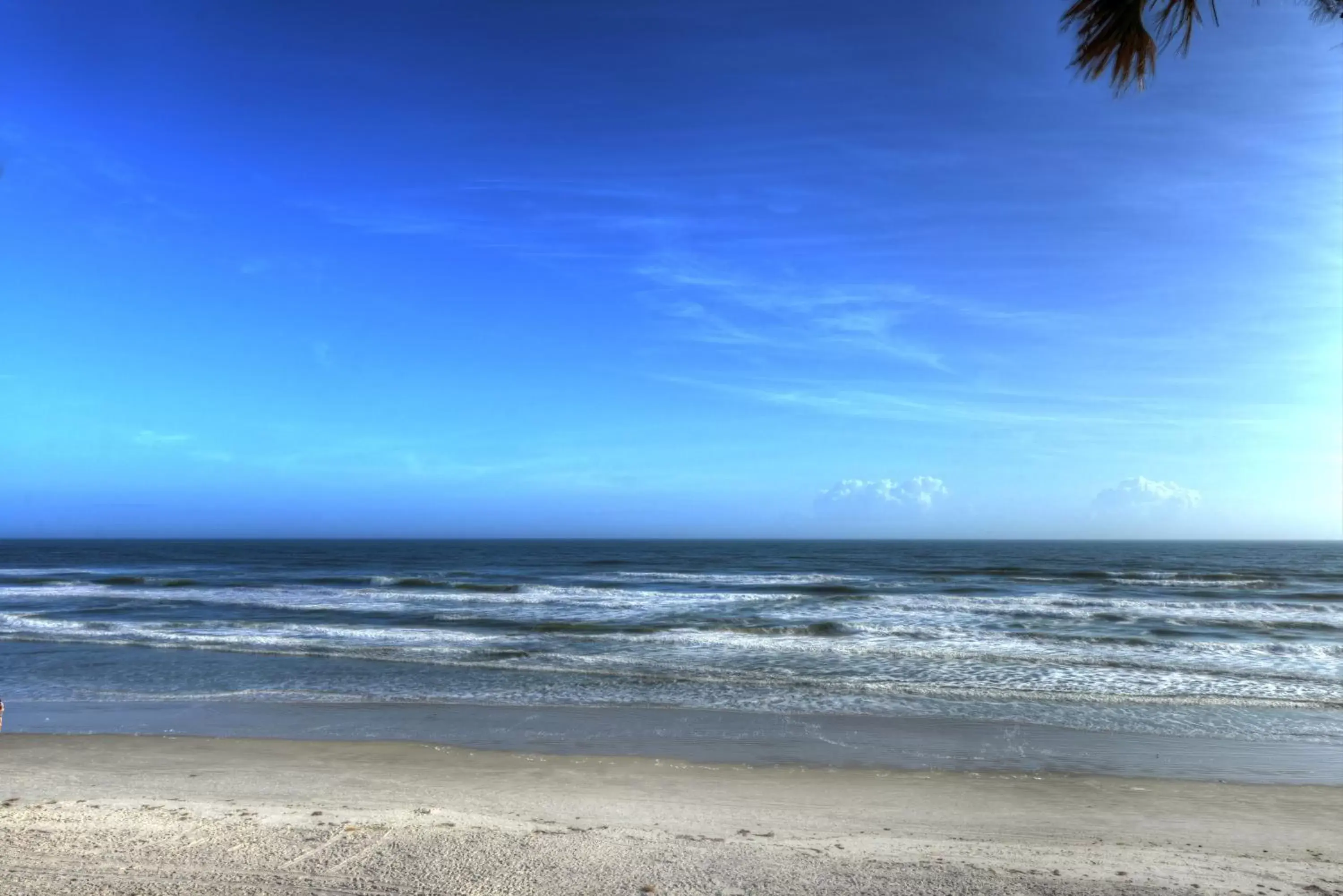 Beach in Best Western Aku Tiki Inn