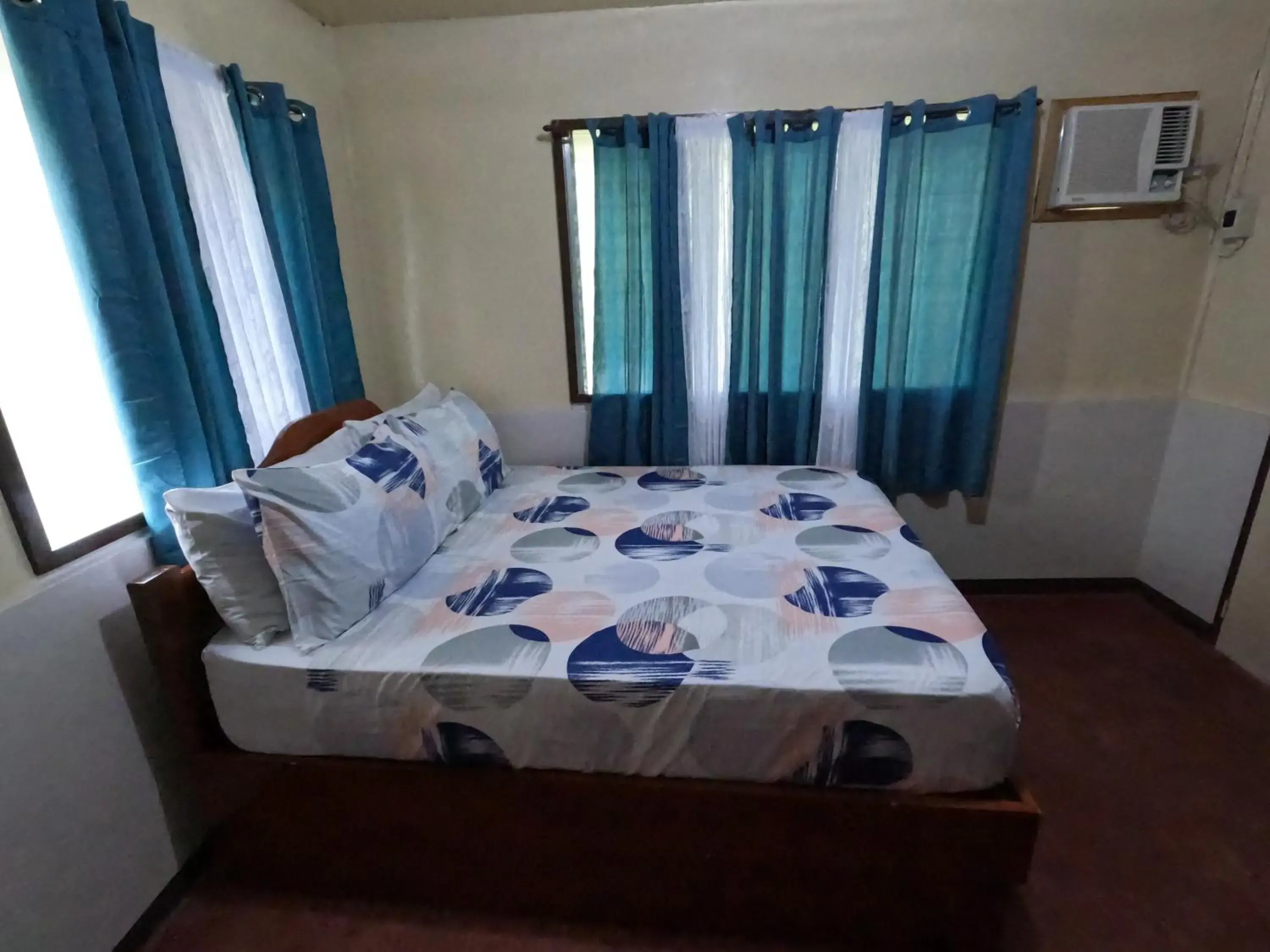 Bed in Gratum Beach Resort