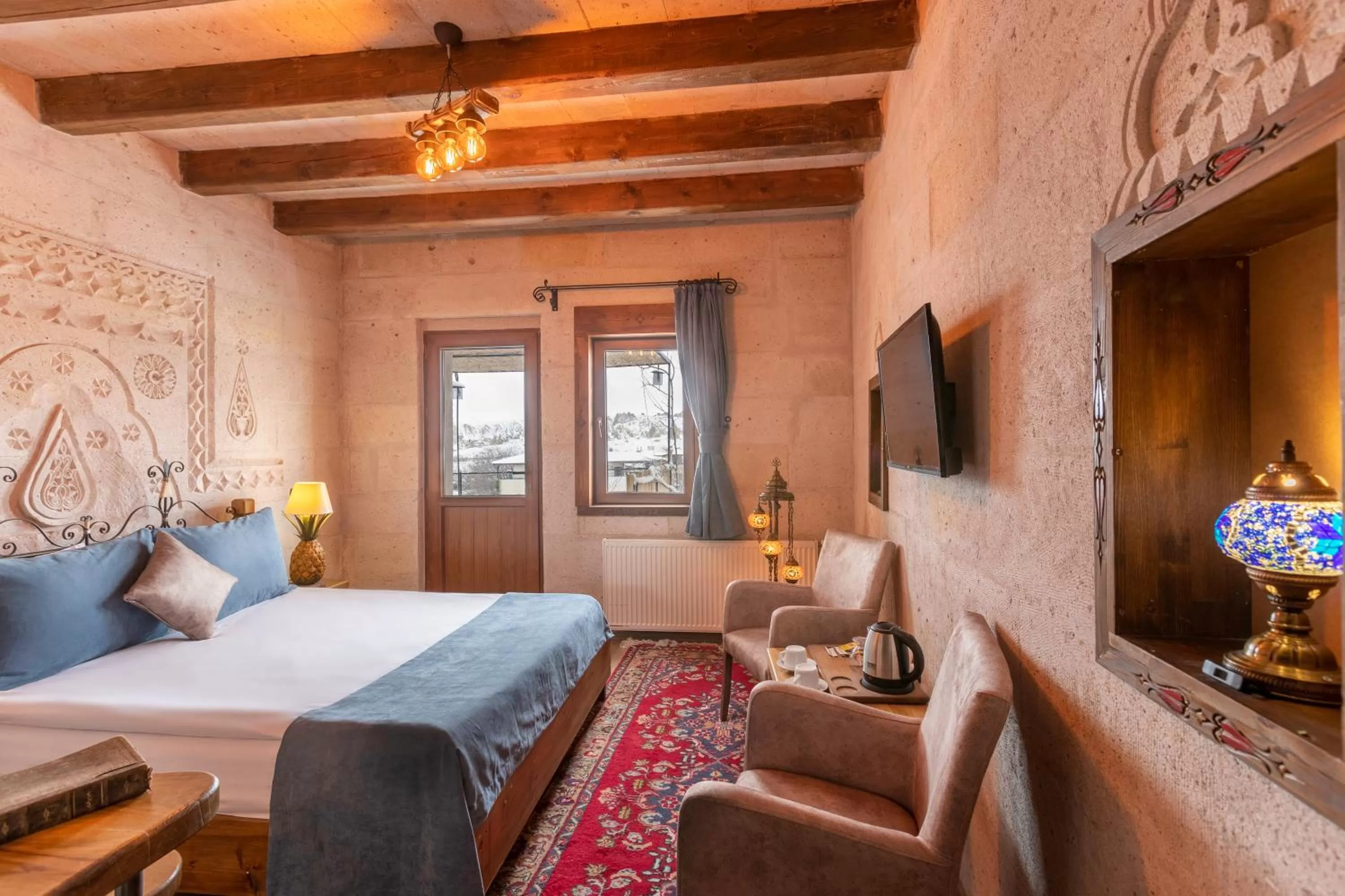 Photo of the whole room, Bed in Maron Stone House