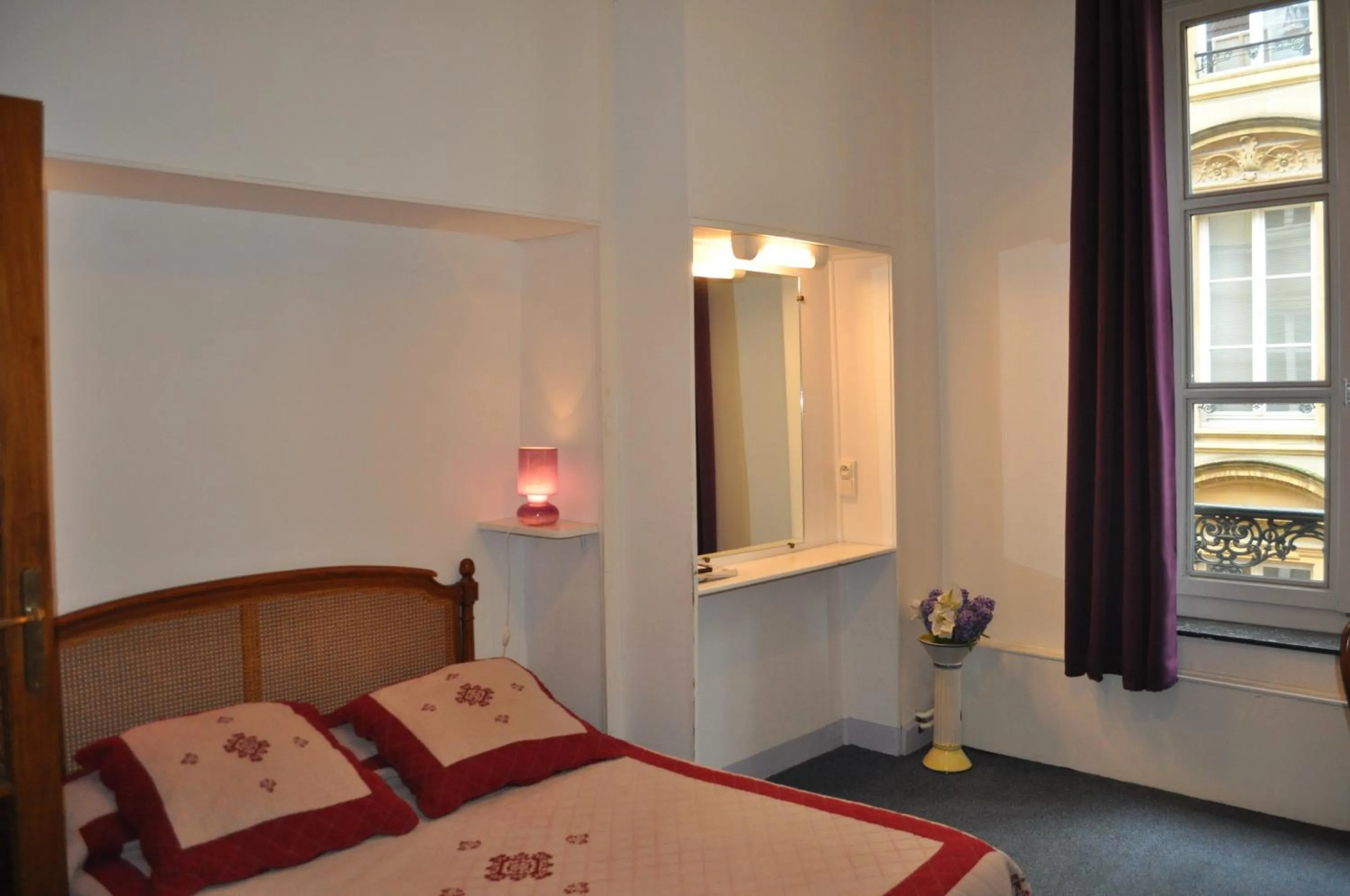 Decorative detail in Hôtel du Centre