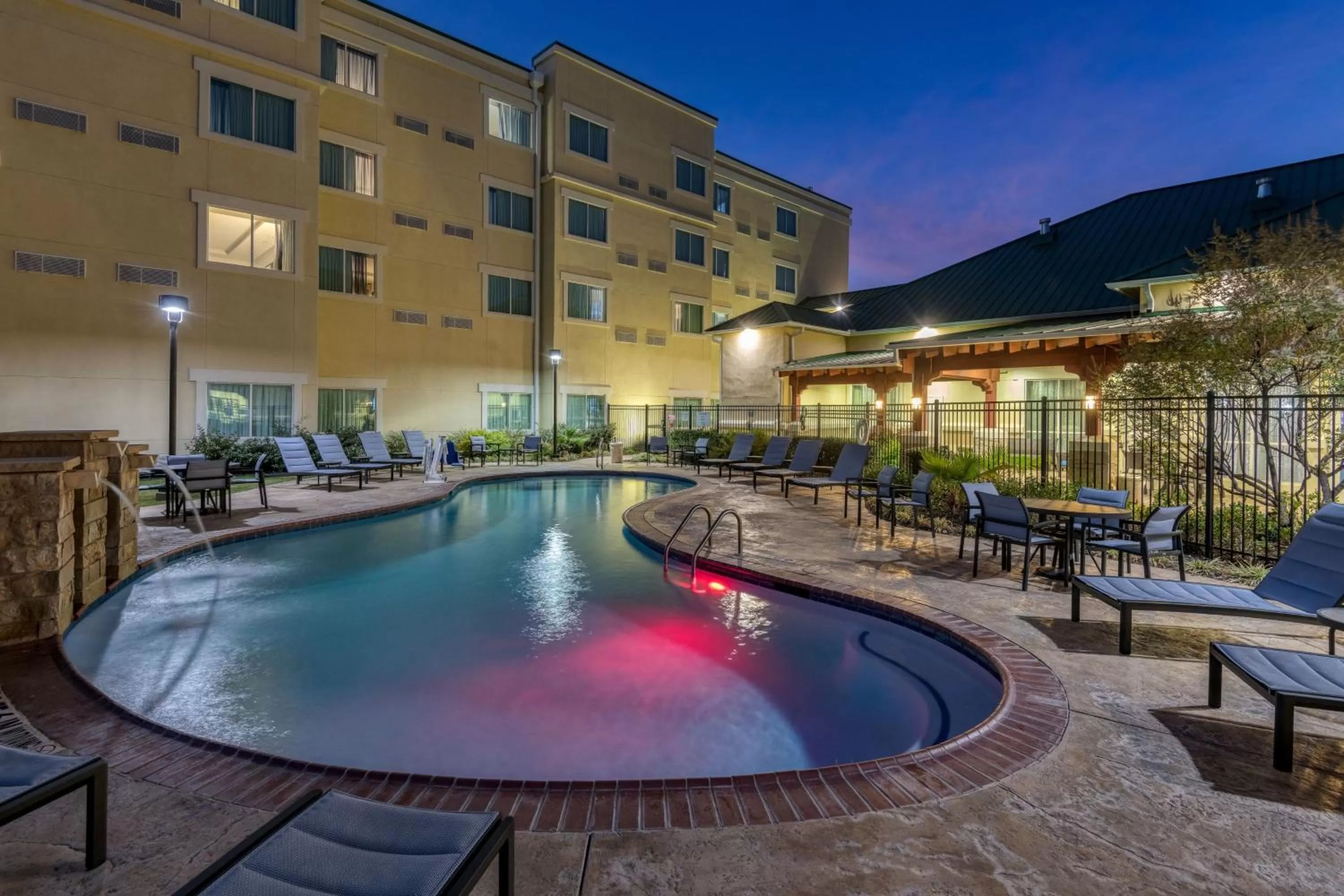 Swimming pool in TownePlace Suites by Marriott Abilene Northeast