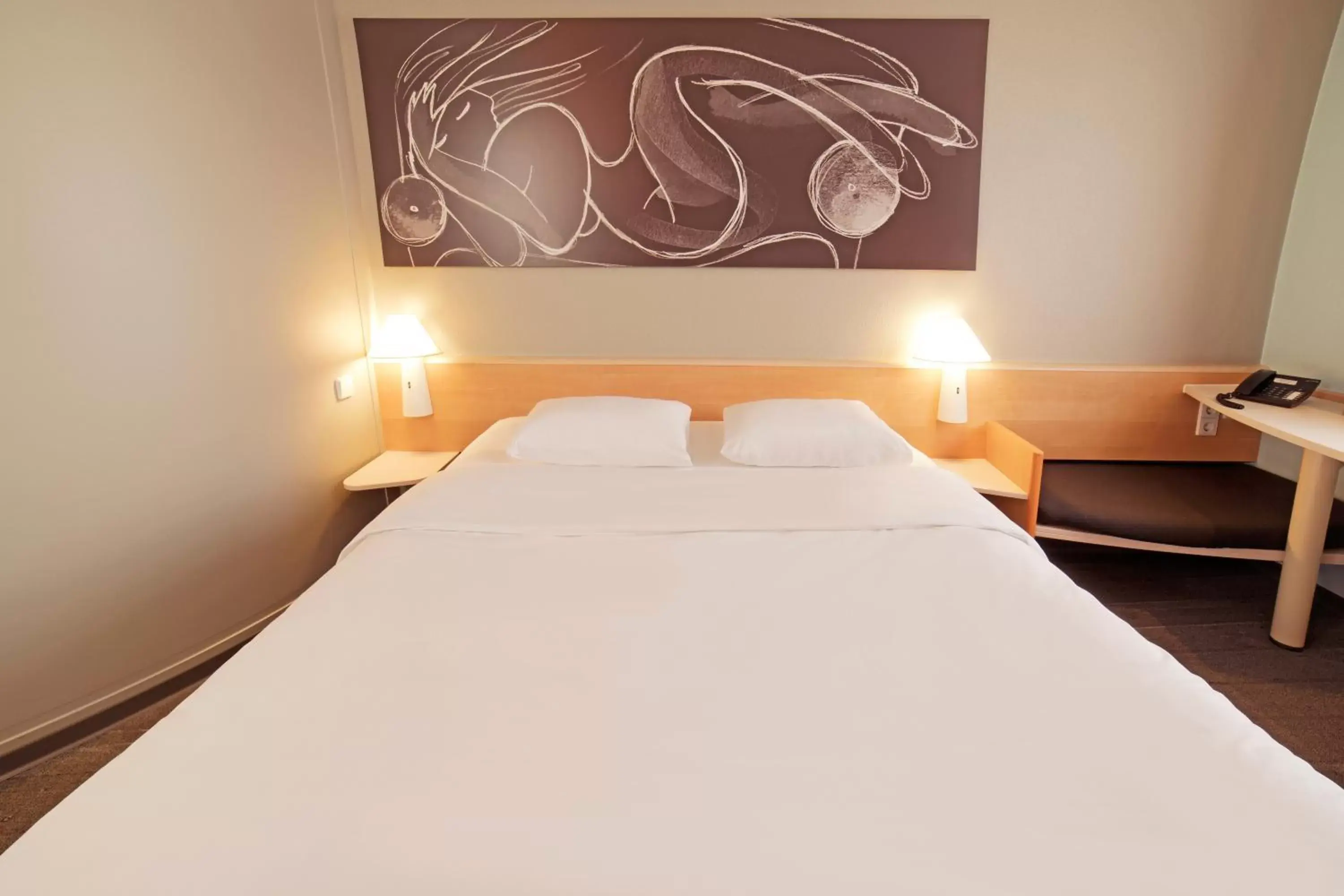 Bed in ibis Jena City