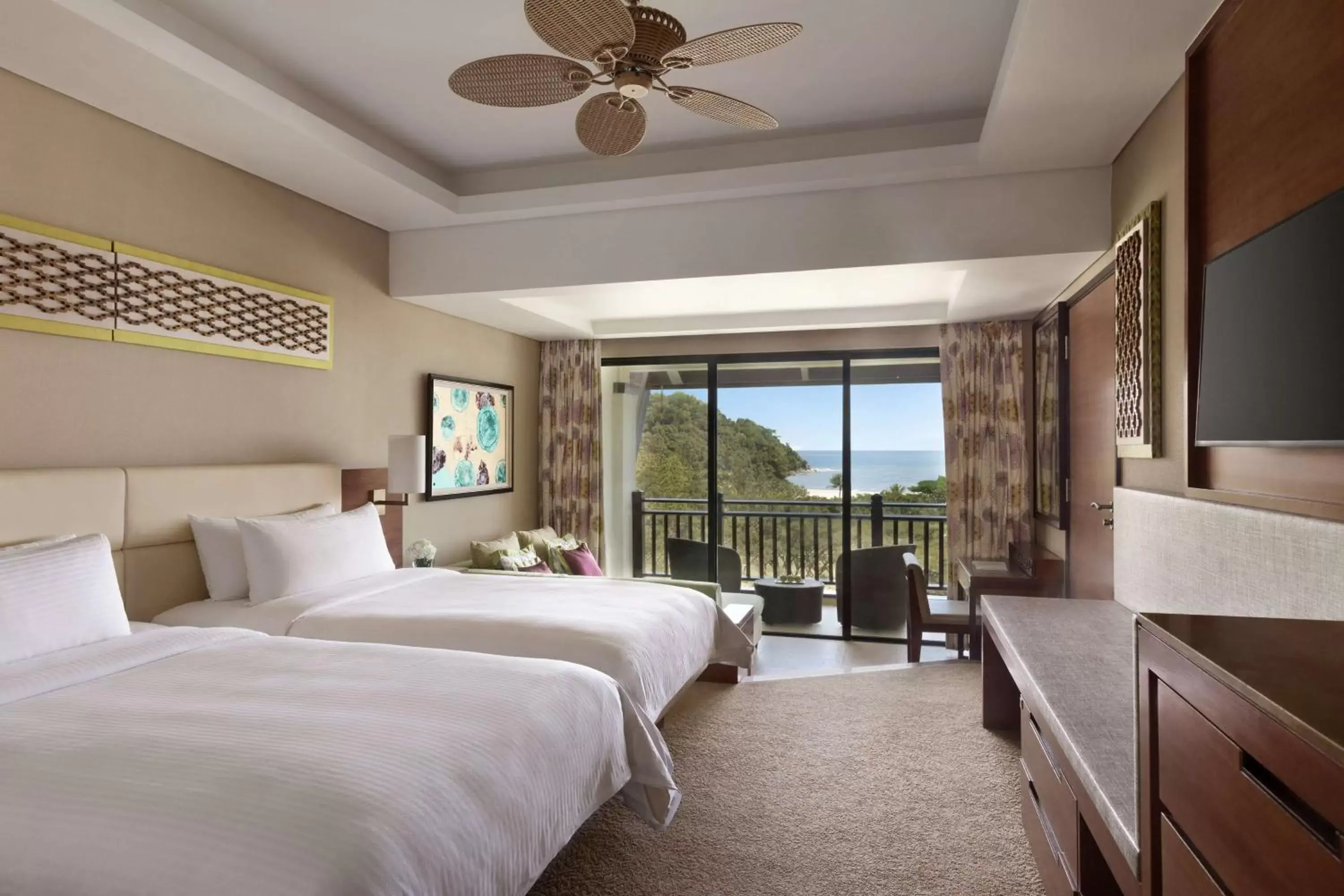 Photo of the whole room, Bed in Shangri-La Rasa Ria, Kota Kinabalu Photo of the whole room, Bed in Shangri-La Rasa Ria, Kota Kinabalu