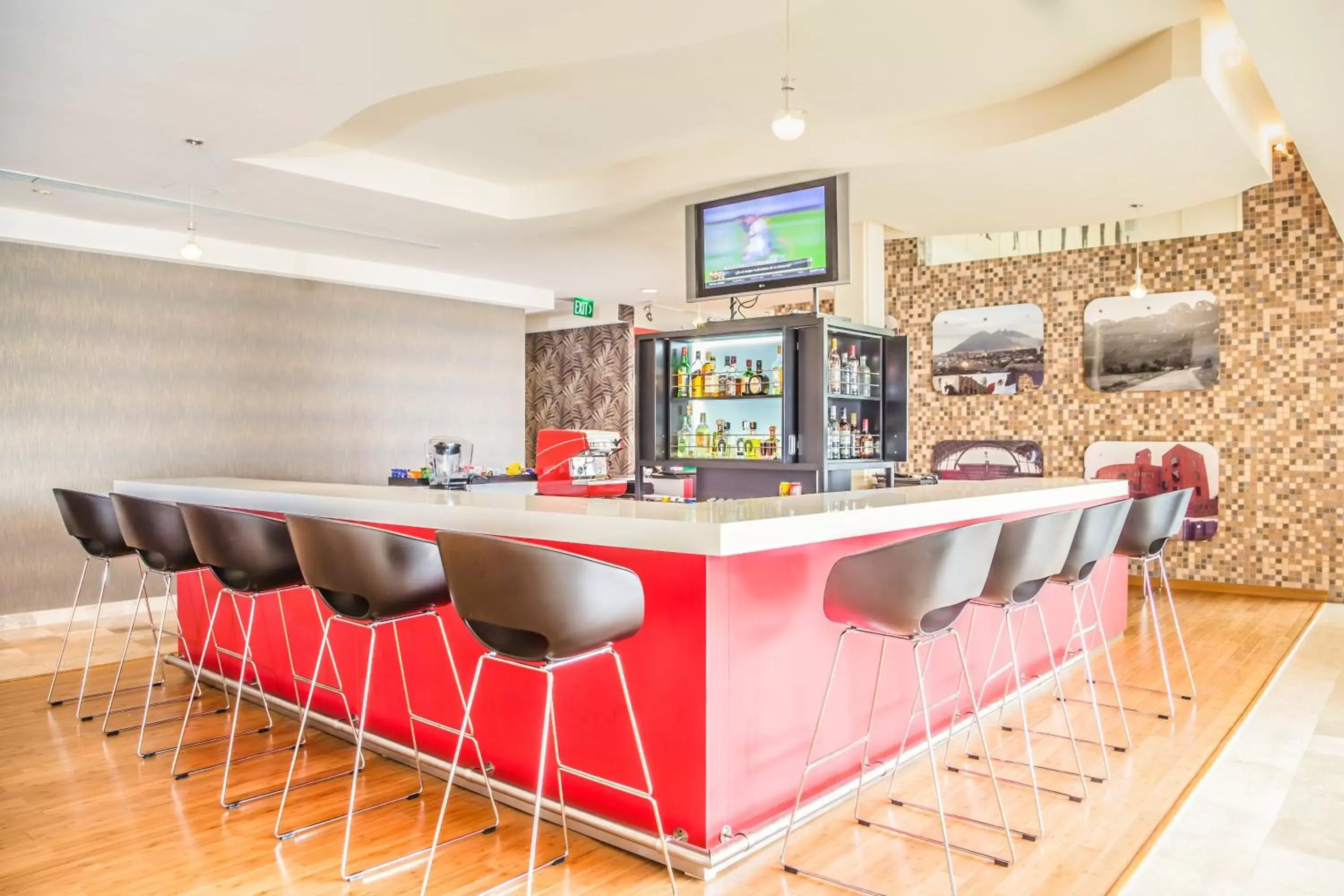 Lounge or bar, Lounge/Bar in Fiesta Inn Monterrey Fundidora