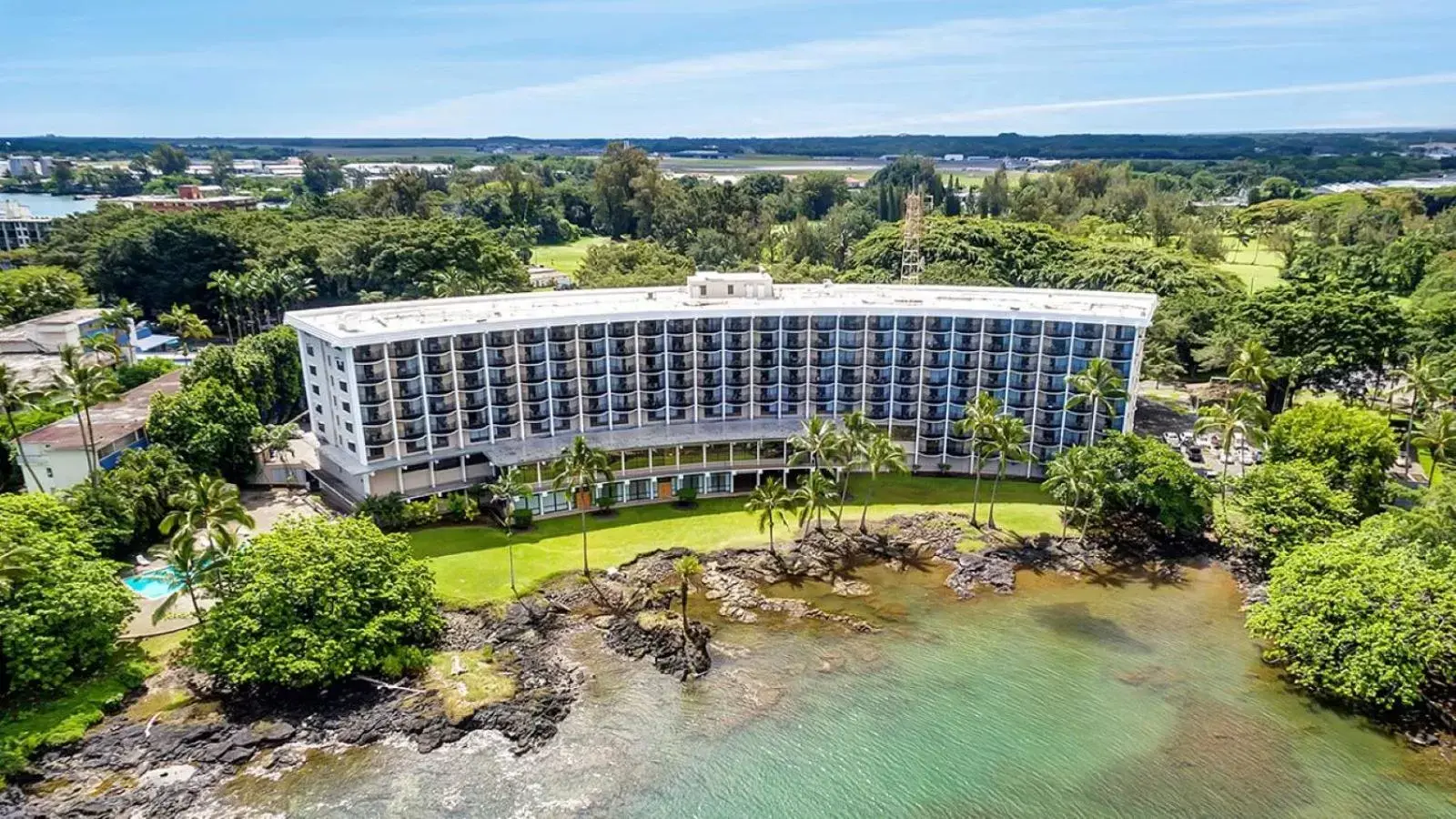 Property building, Bird's-eye View in Castle Hilo Hawaiian Hotel