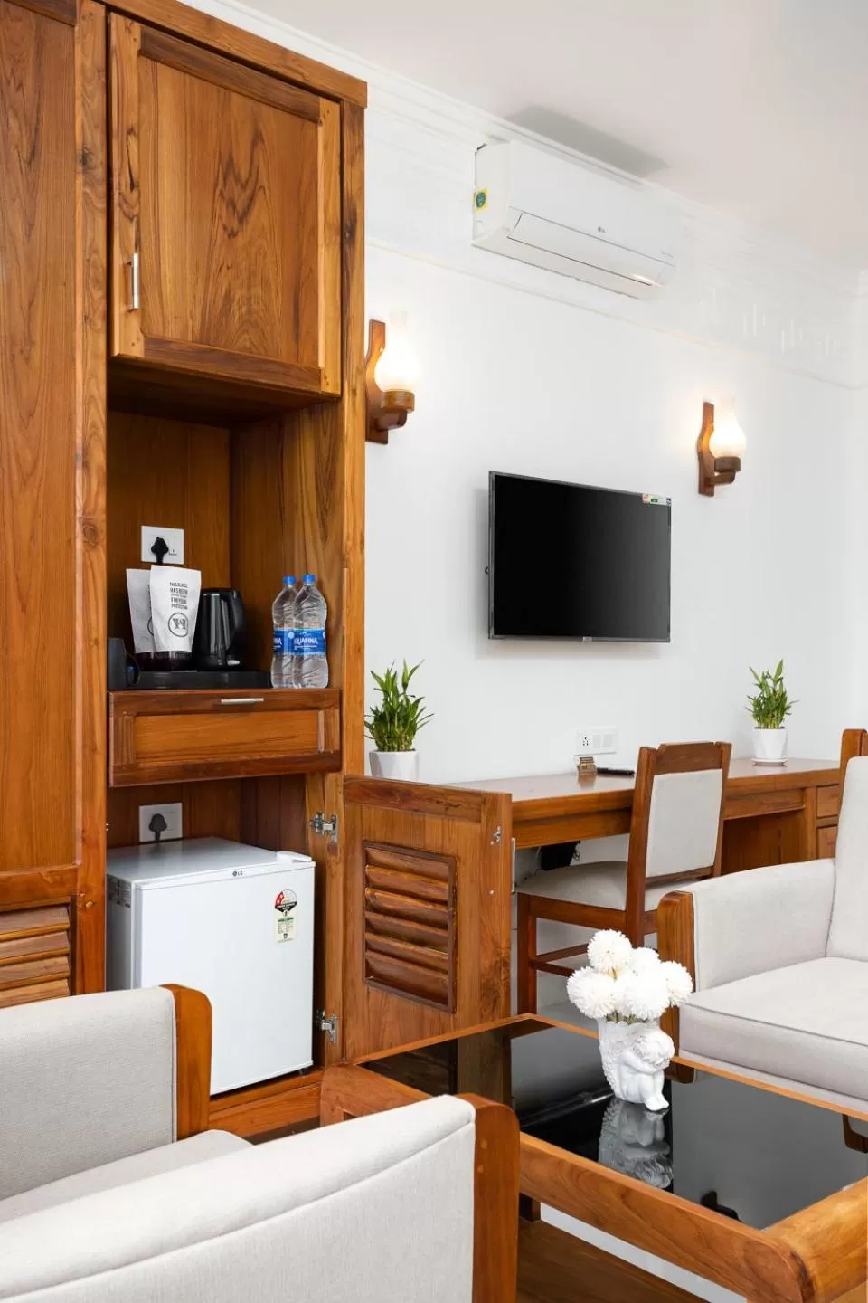 TV and multimedia in HOTEL WHITE HOUSE, Munnar