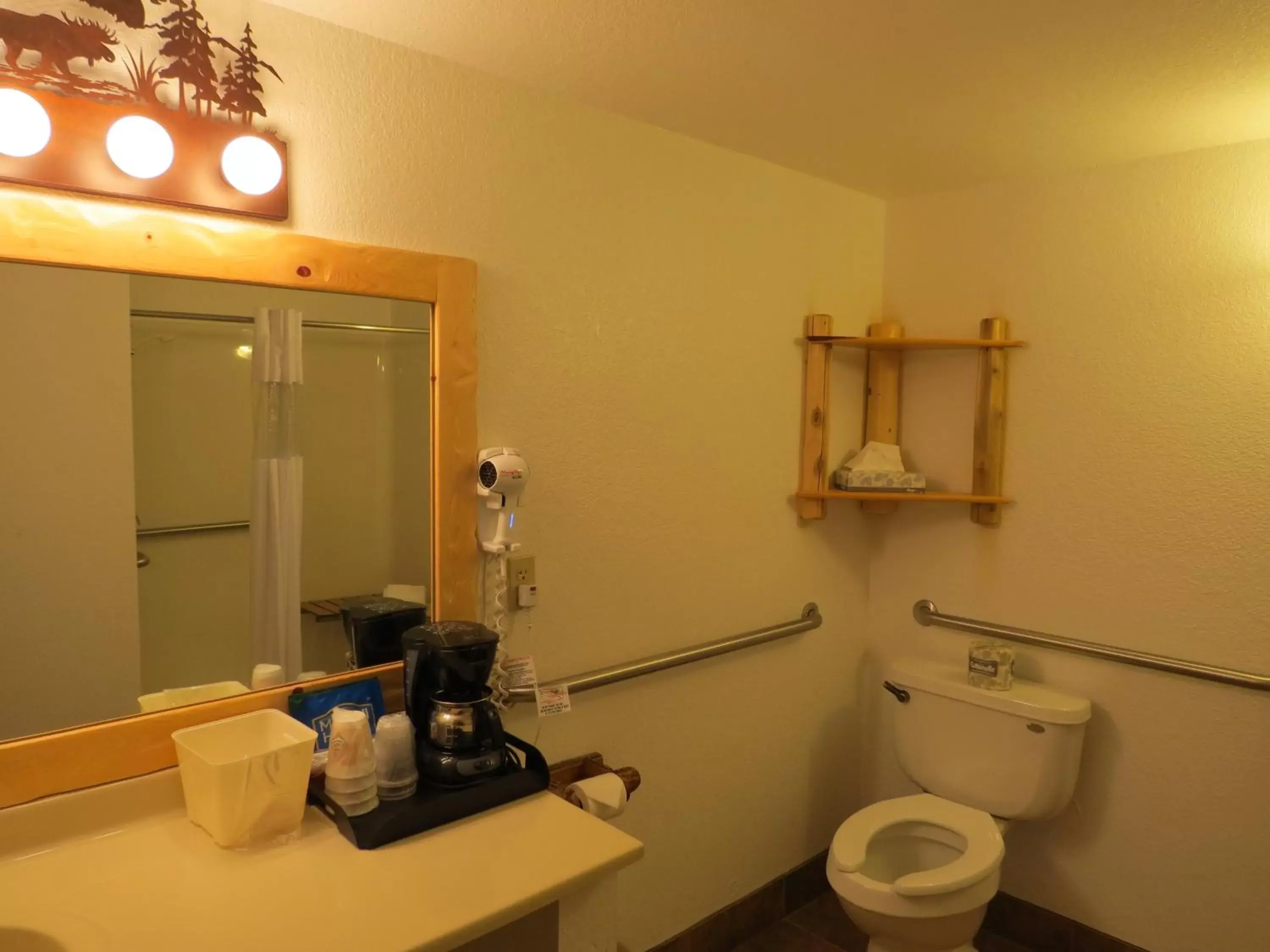 Toilet, Bathroom in Crooked River Lodge