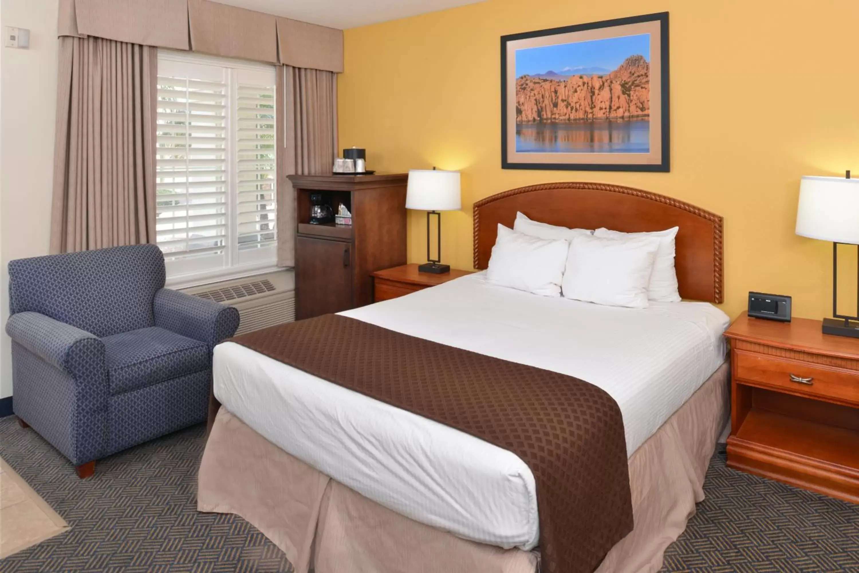 Bed in SureStay Plus Hotel by Best Western Tempe University