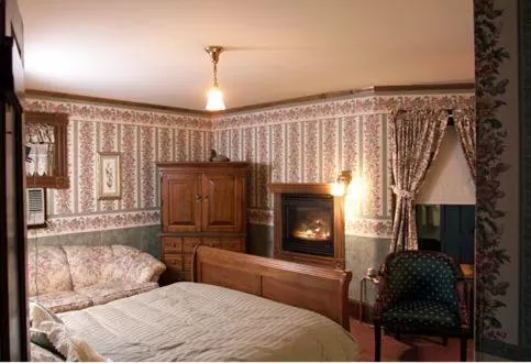 Bed in Woodstock Inn, Station and Brewery