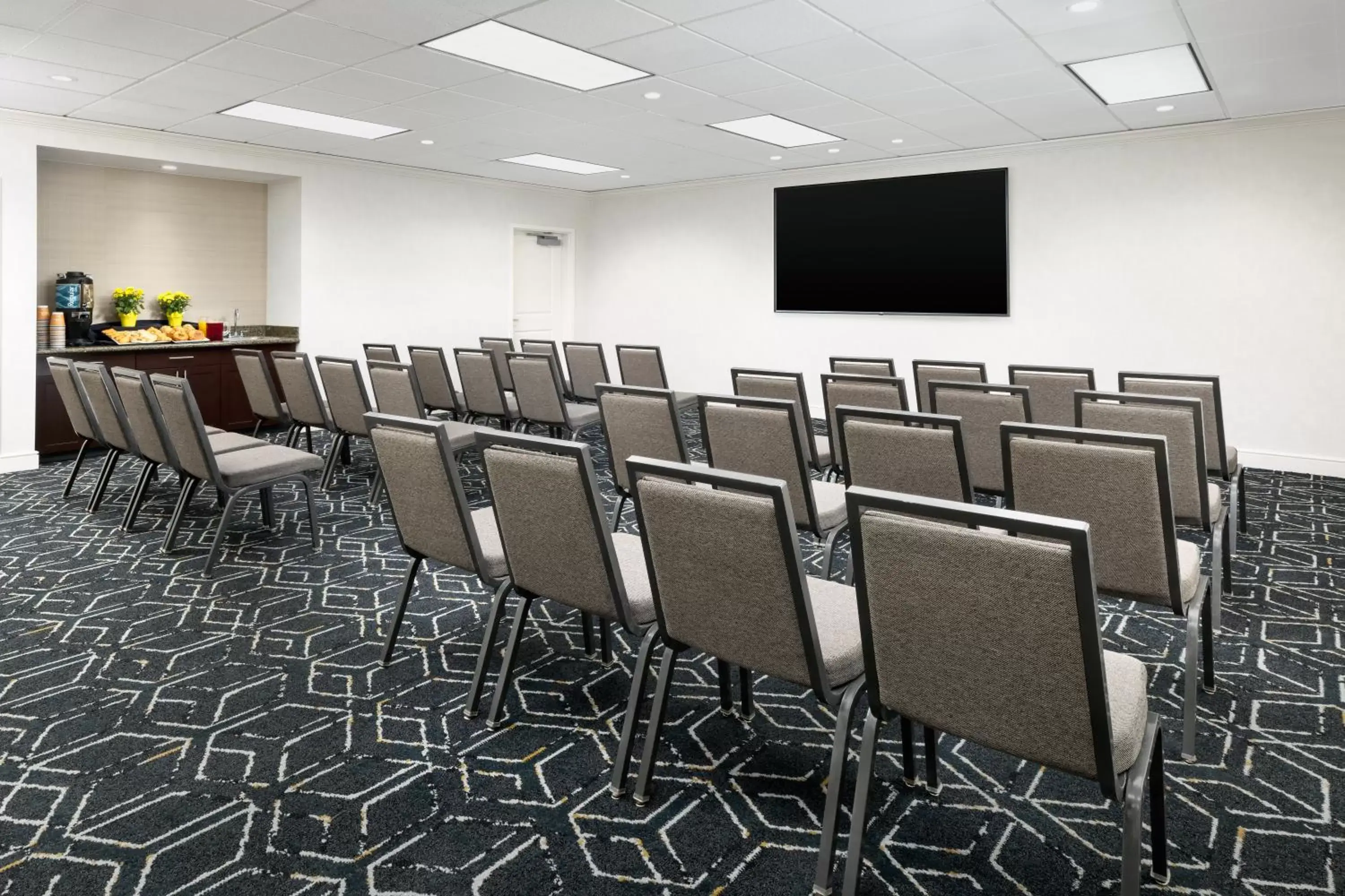 Meeting/conference room in Homewood Suites by Hilton Portsmouth