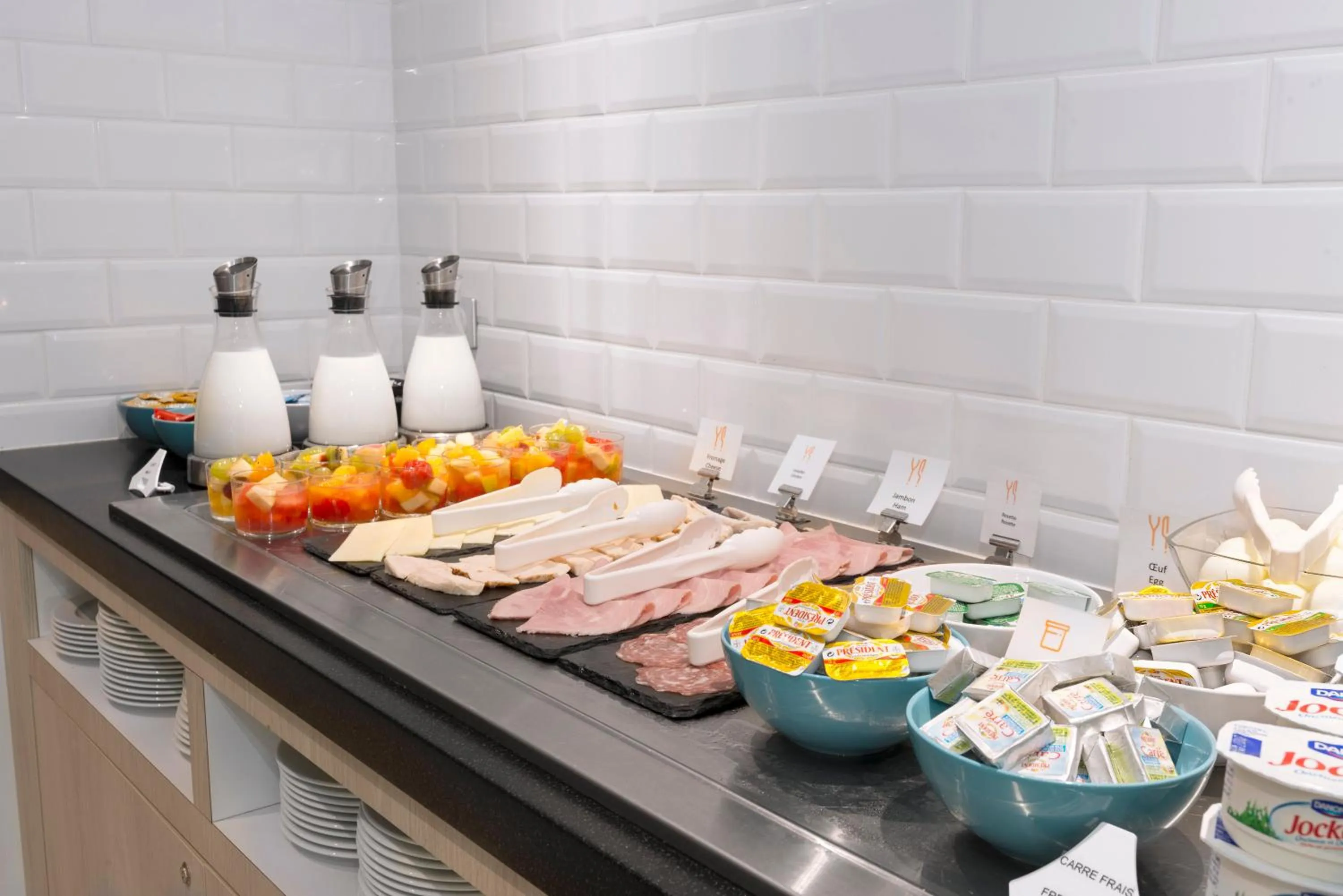 Restaurant/places to eat in Holiday Inn Express Paris - Velizy by IHG