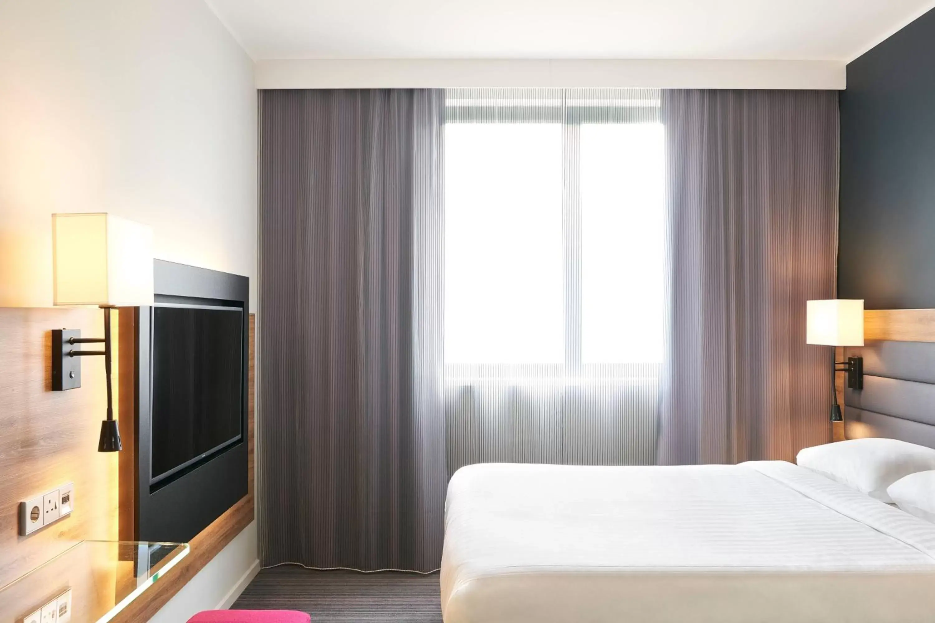 Photo of the whole room, Bed in Moxy Paris Charles de Gaulle Airport