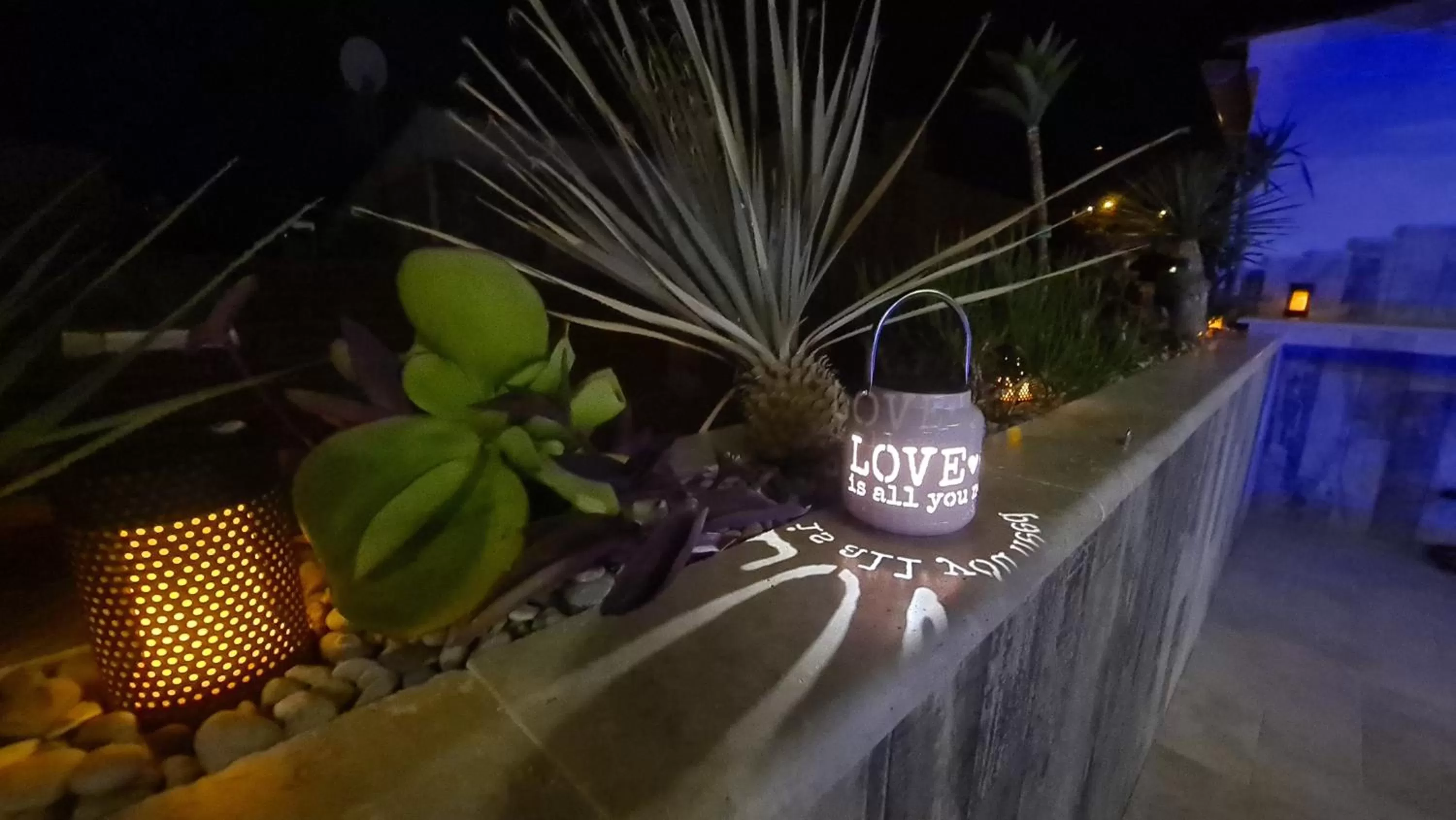 Balcony/Terrace in Loveroom La Garçonn'Hyères