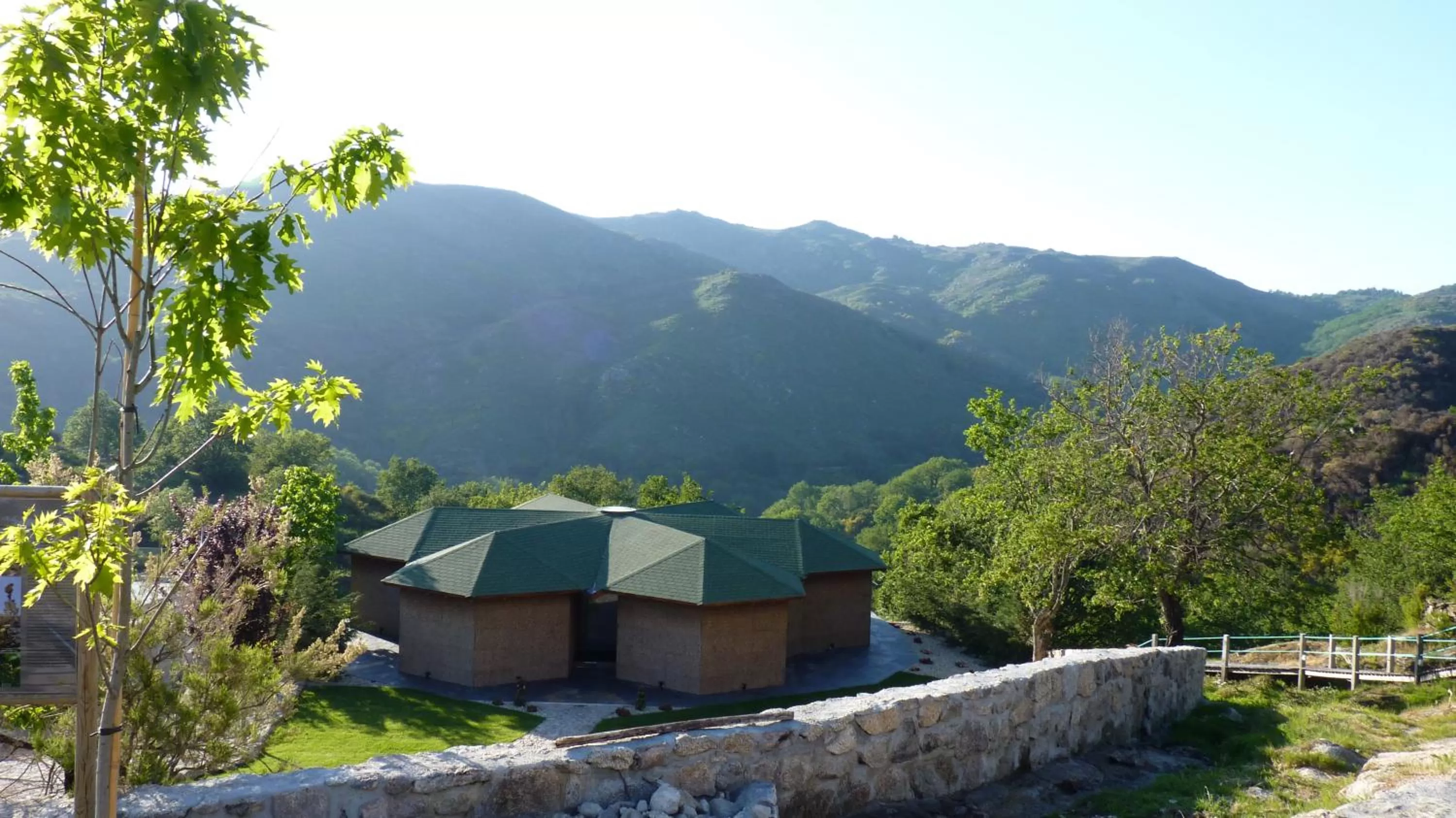 Facade/entrance, Mountain View in Eco-Bungalow