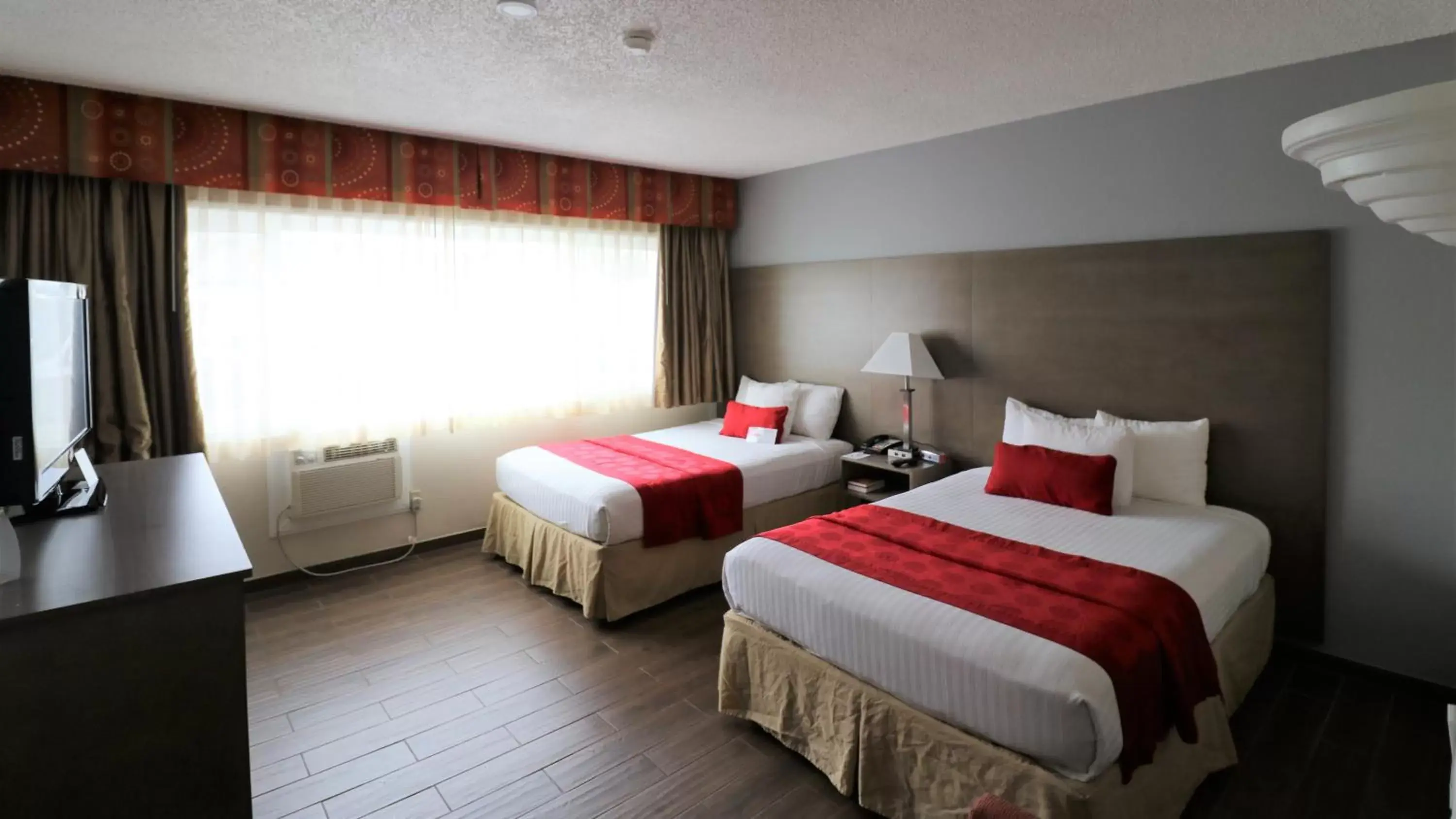 Bed in Ramada by Wyndham San Diego Airport