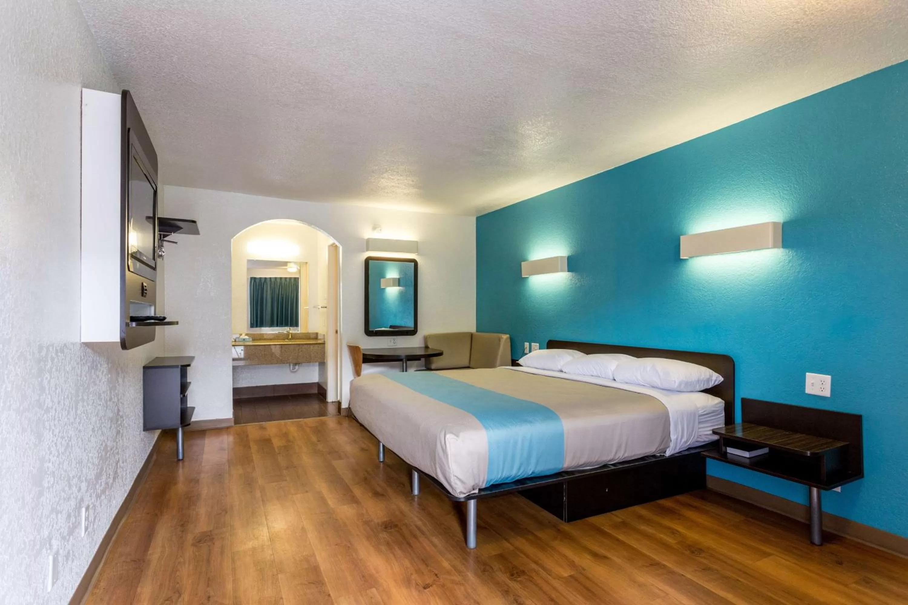 Photo of the whole room, Bed in Motel 6-Bryan, TX - College Station