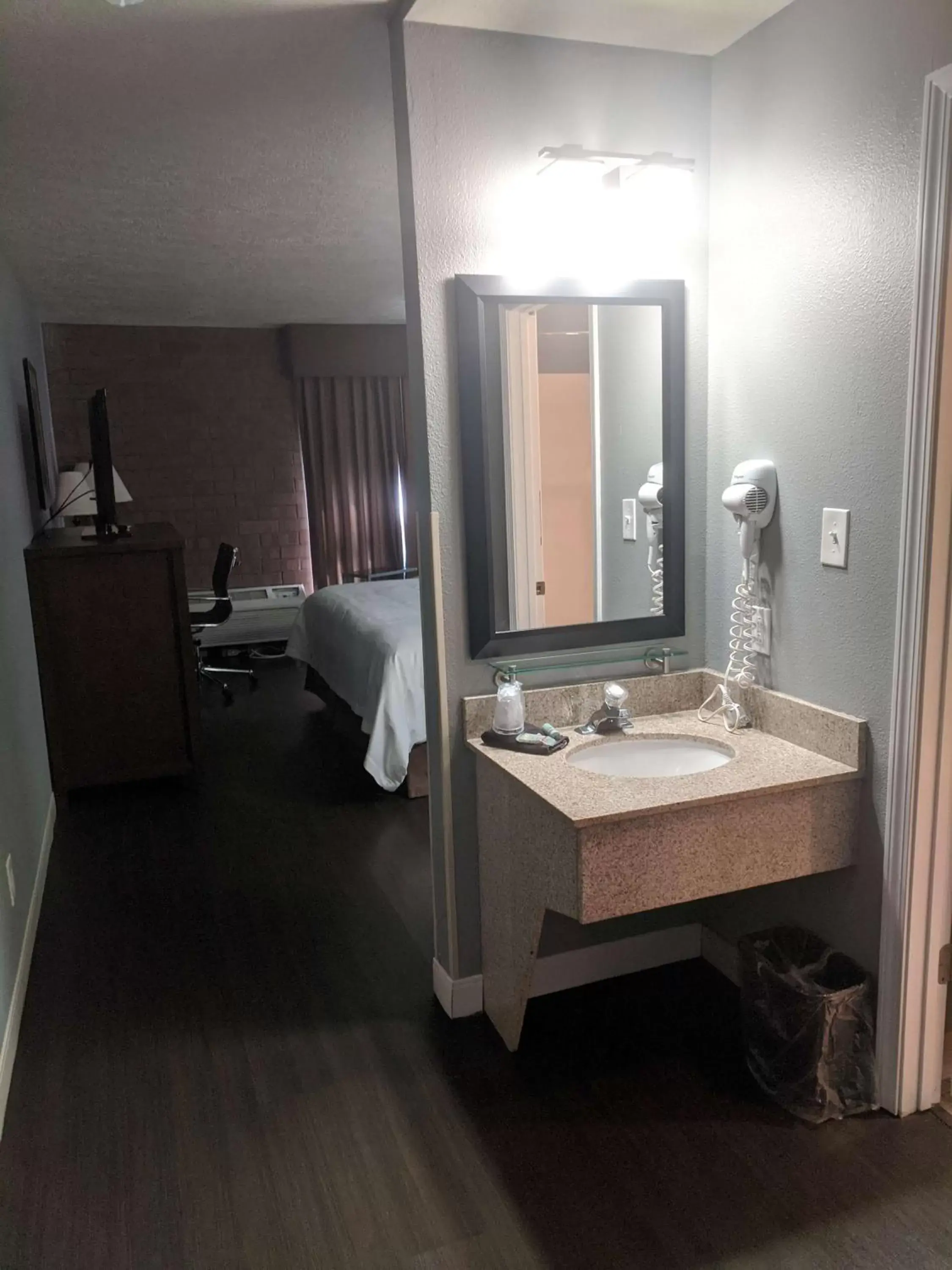 Bedroom, Bathroom in Best Western Pocatello Inn