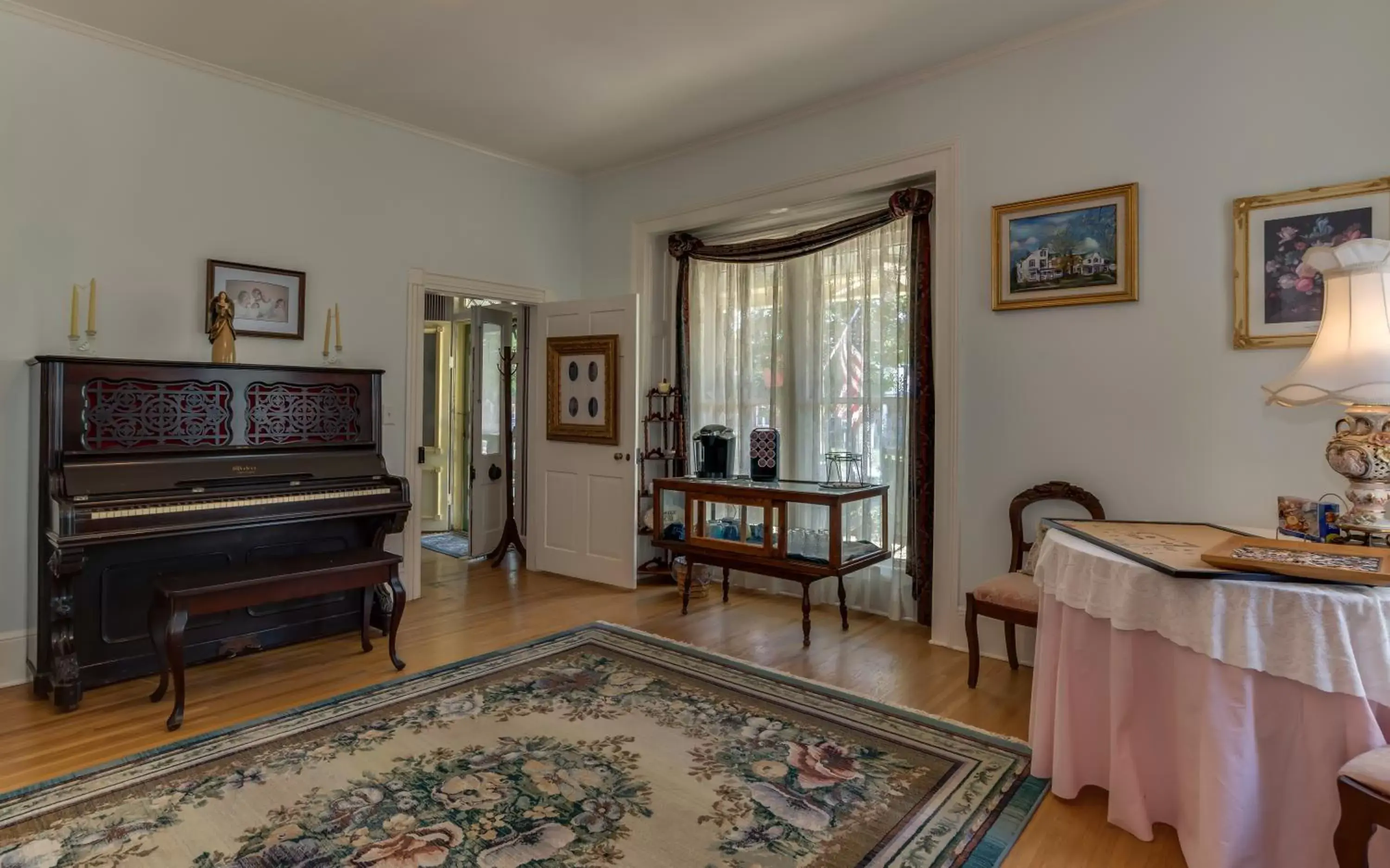 Living room, Seating Area in Carrier Houses Bed & Breakfast