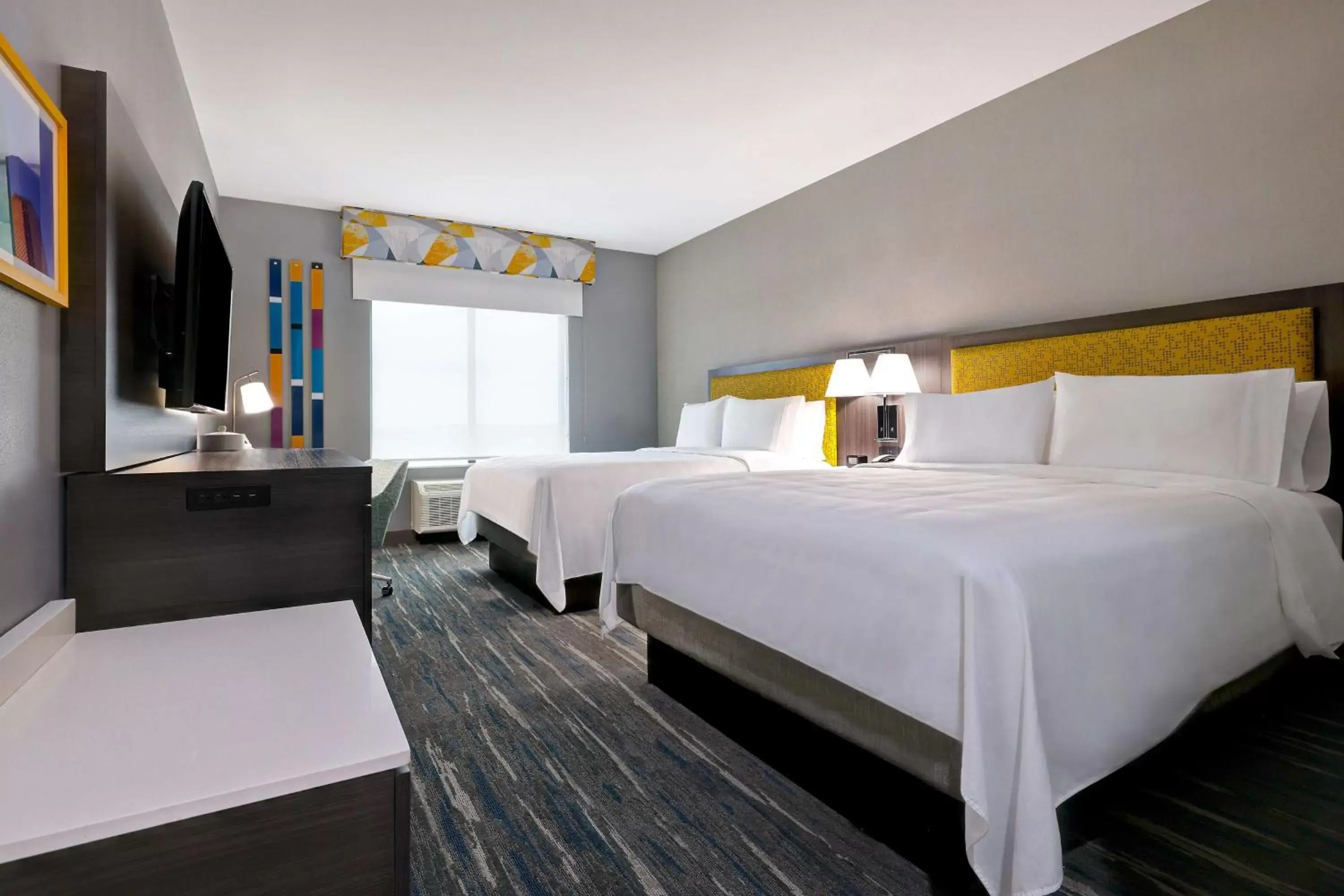 Bed in Hampton Inn & Suites Houston East Beltway 8, Tx