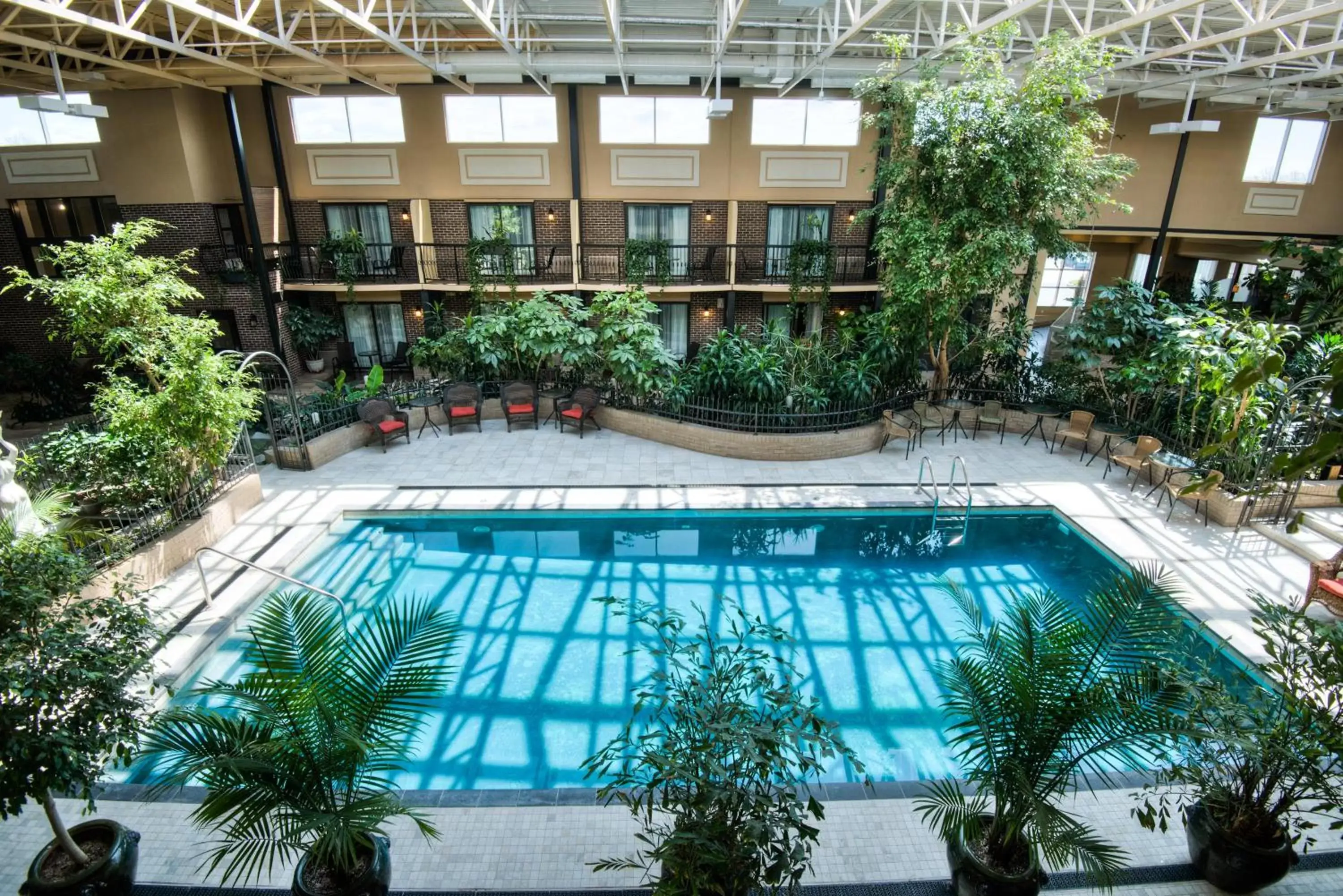 Swimming pool, Pool View in Hotel L'Oiseliere Montmagny