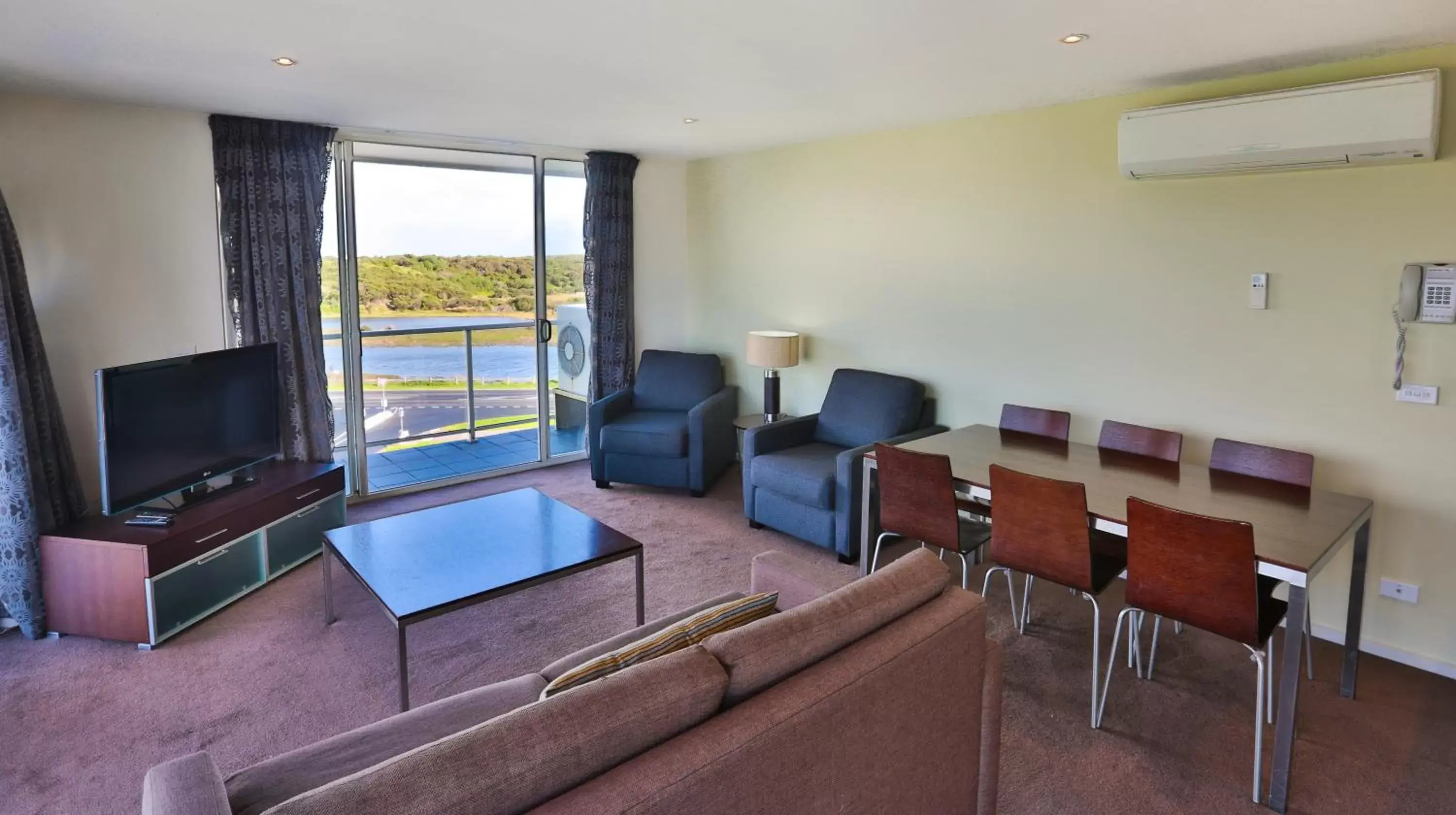 TV and multimedia, Seating Area in Lady Bay Resort