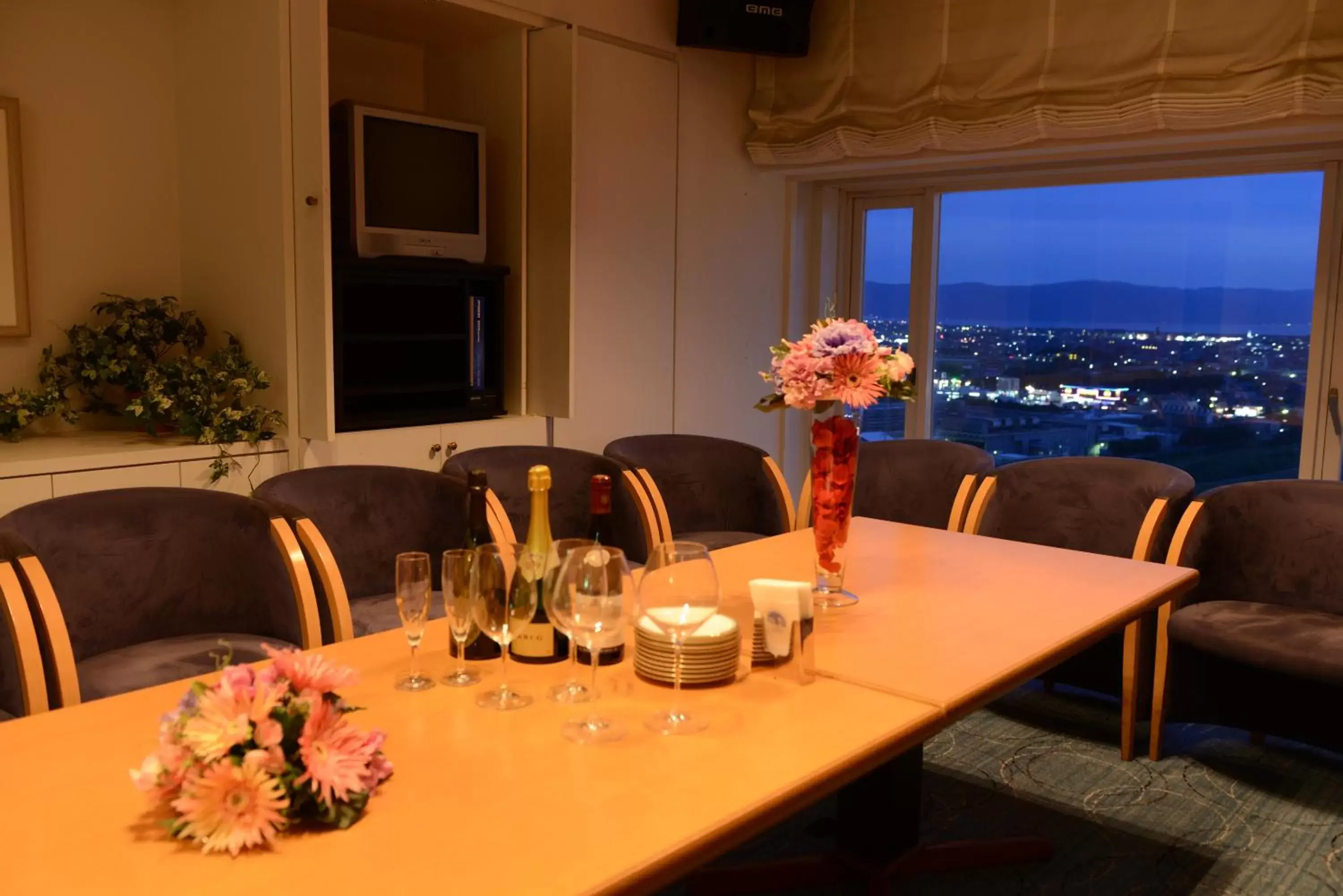 Karaoke, Restaurant/Places to Eat in Hotel Kyocera