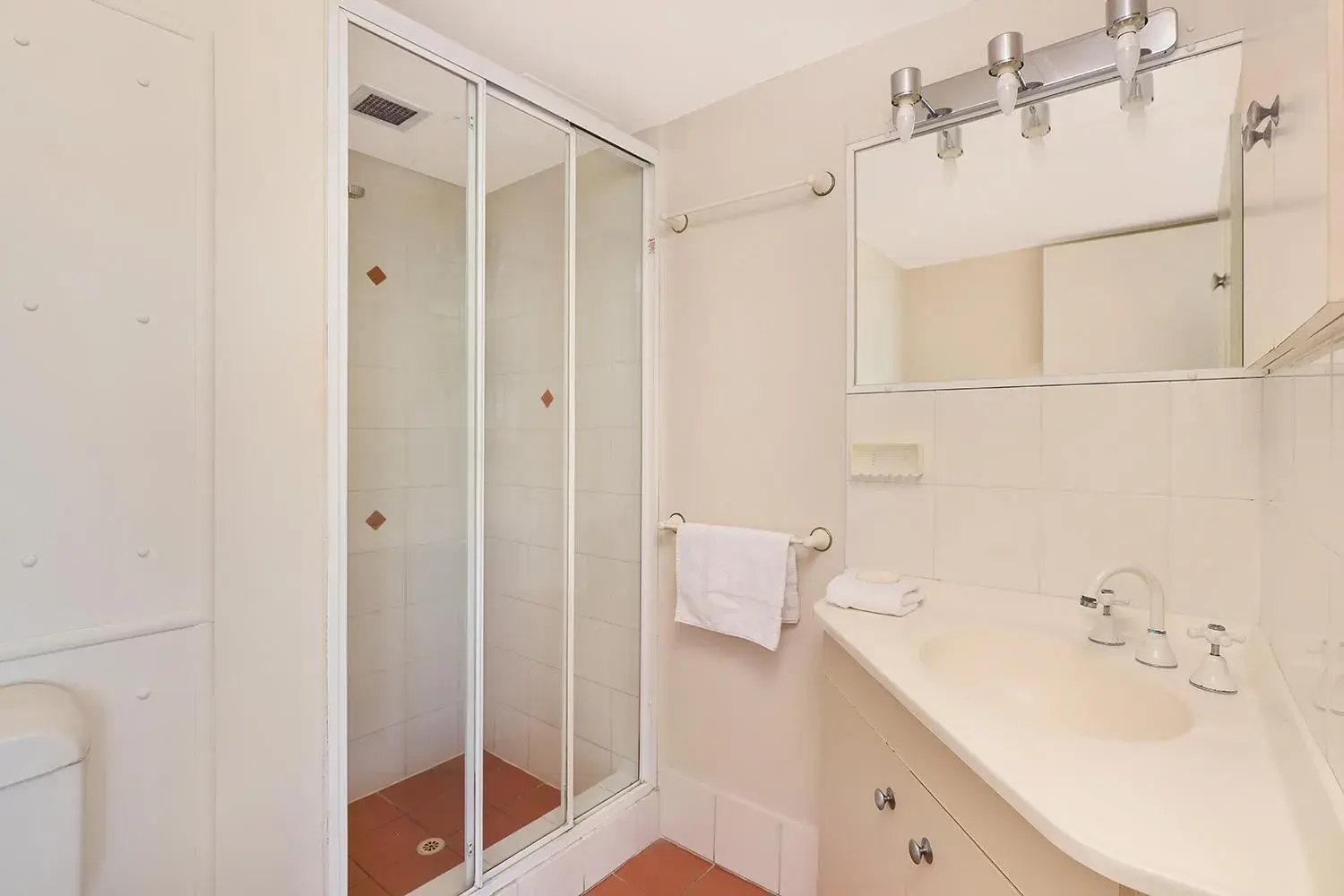 Bathroom in Palmerston Tower