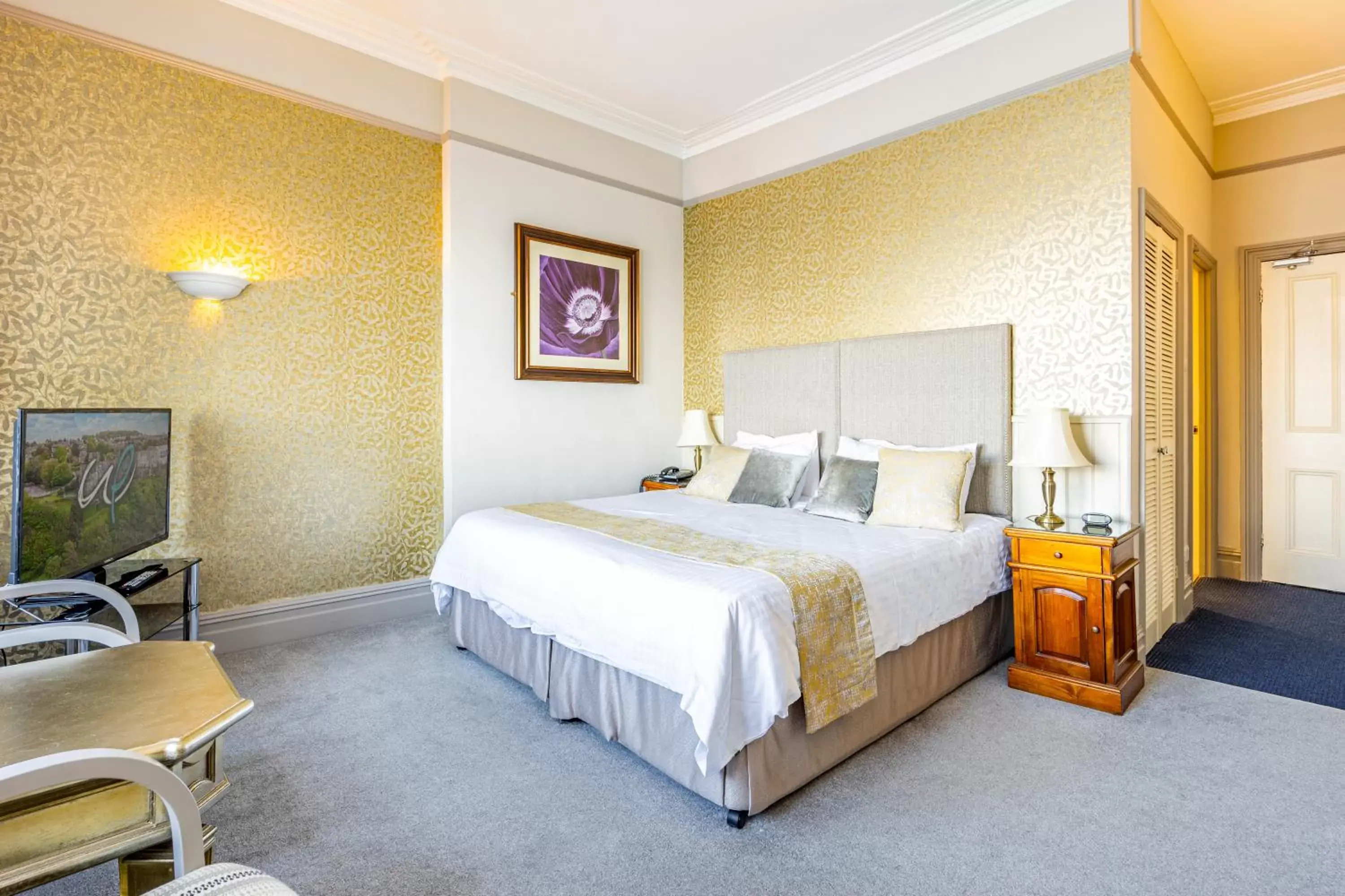 Bedroom, Bed in Best Western Walton Park Hotel Bedroom, Bed in Best Western Walton Park Hotel