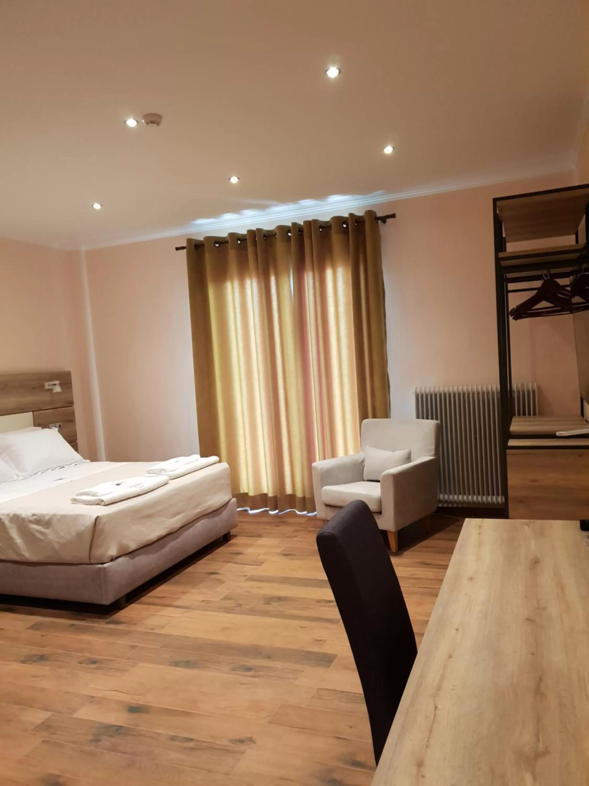 Photo of the whole room, Bed in Mondeus Inn Luxury