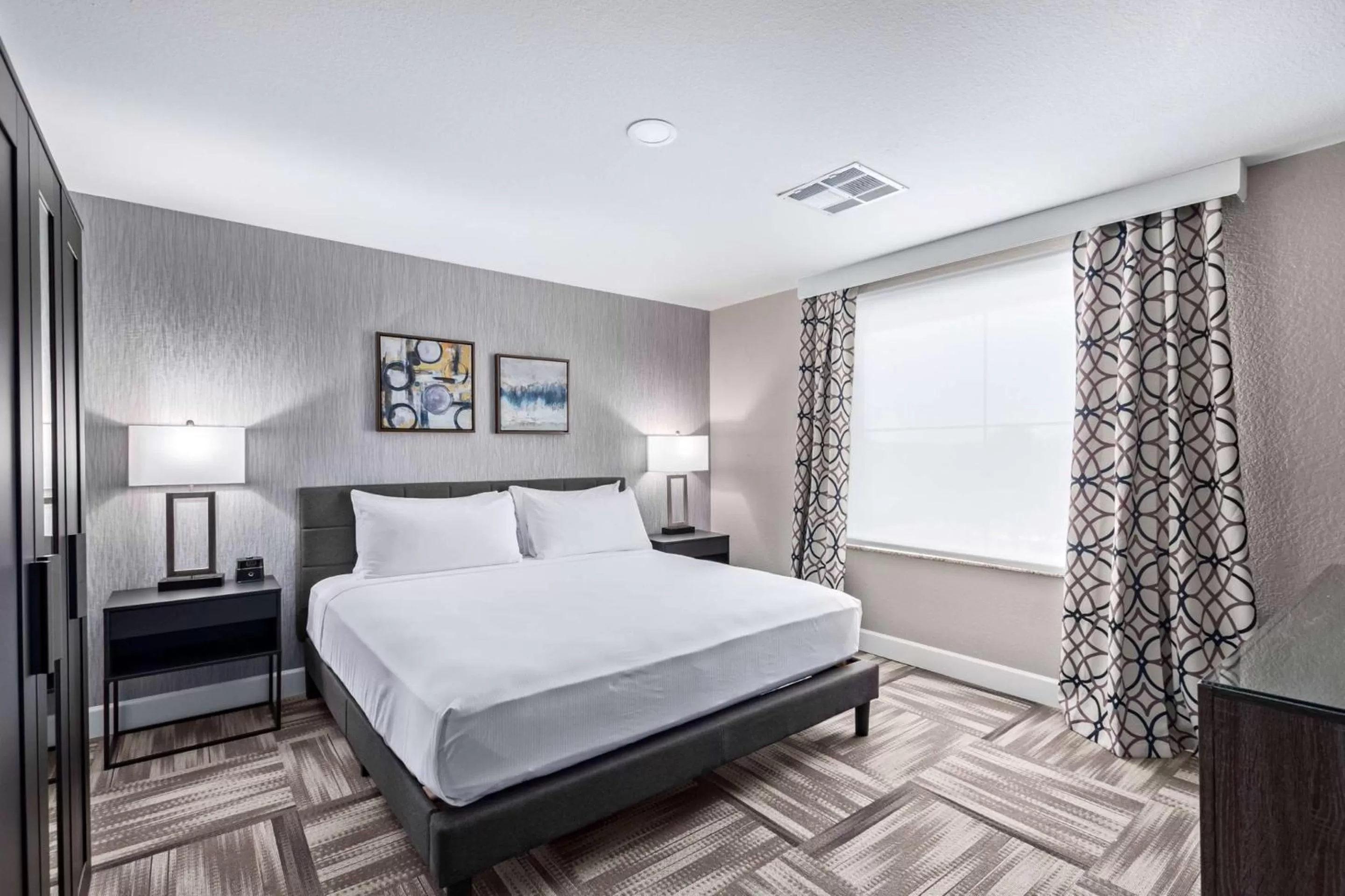 Bedroom, Bed in Fountain Park Hotel BW Signature Collection