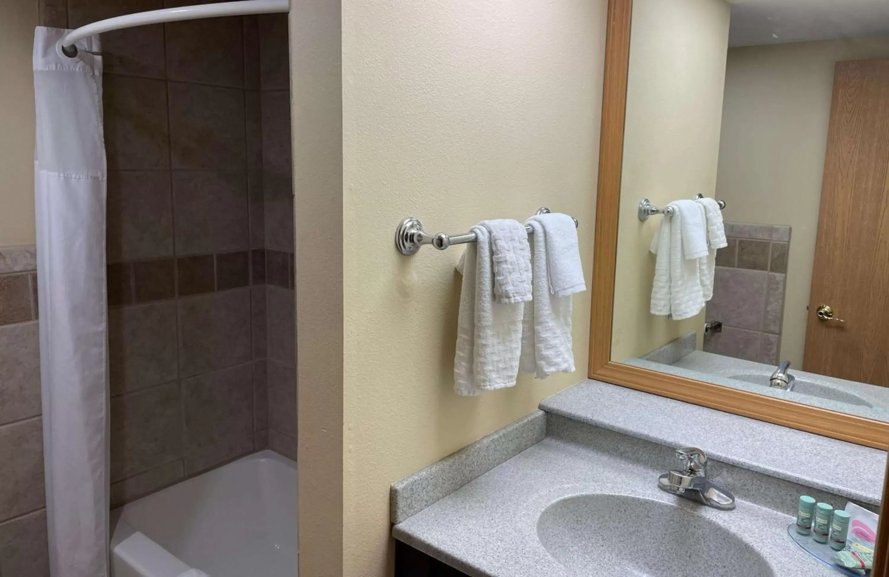 Bathroom in Best Western Starlite Village