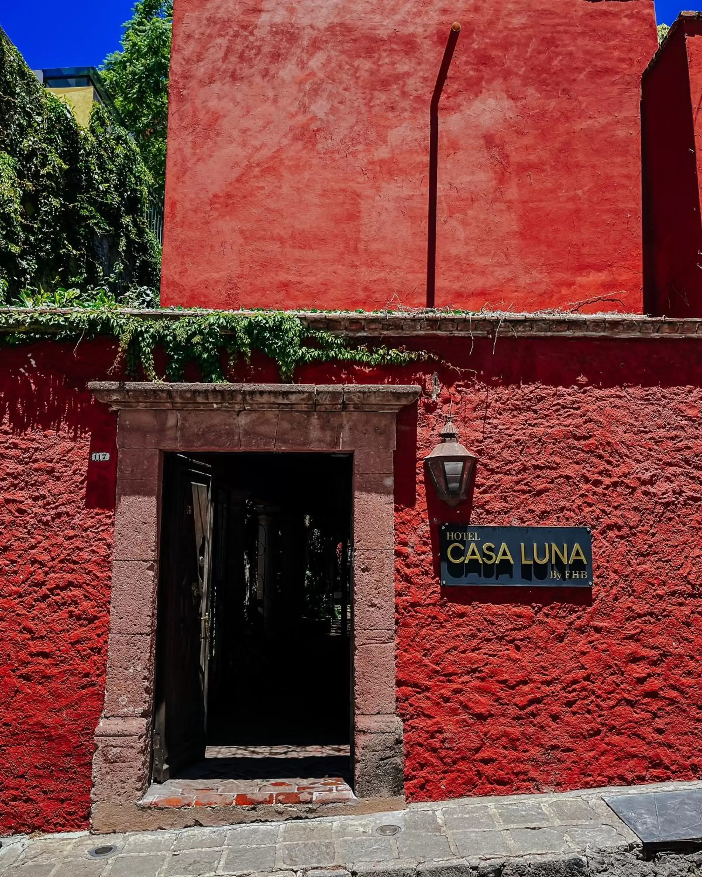 Facade/entrance in Casa Luna Hotel Boutique