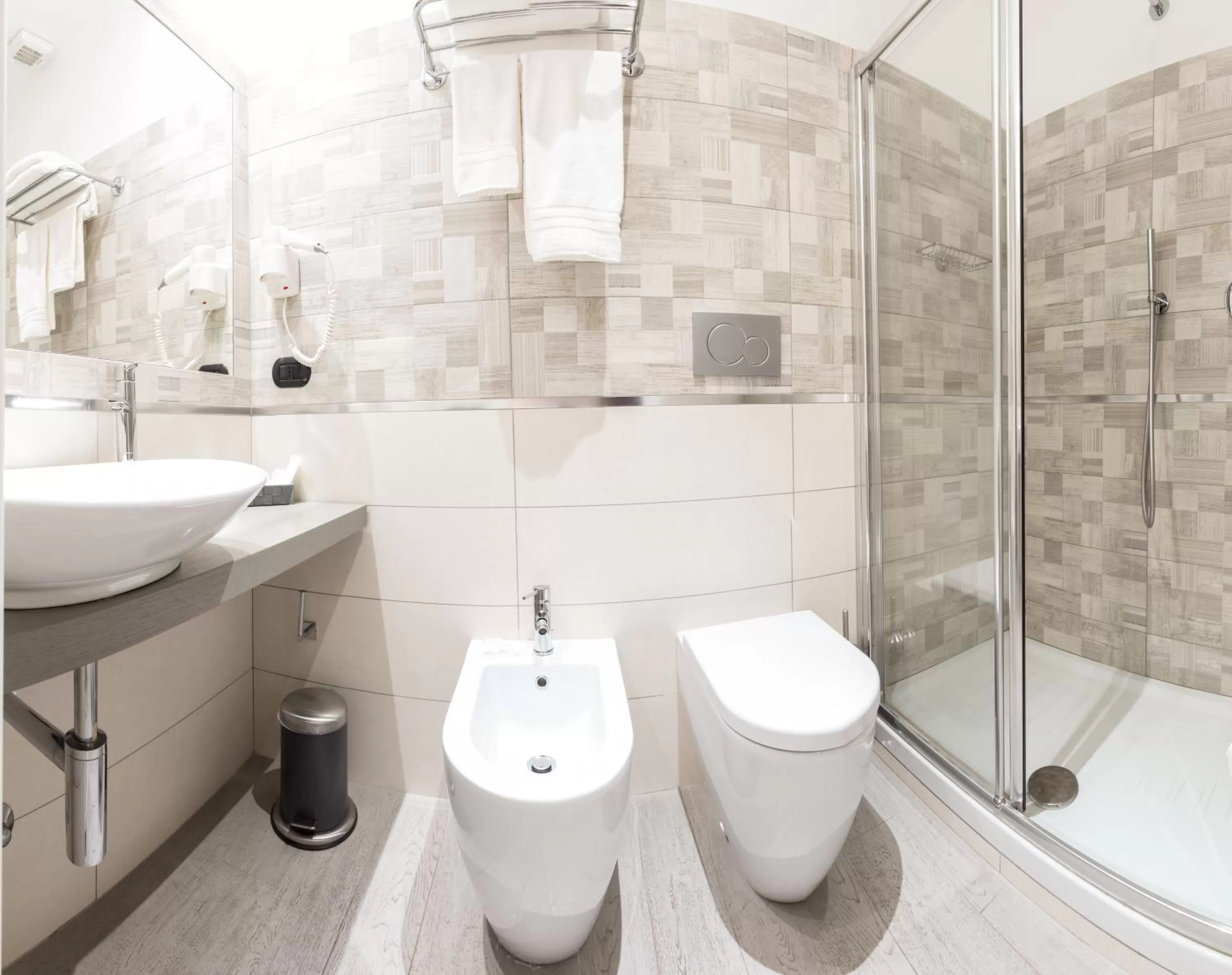 Shower in B&B Insula Urbis