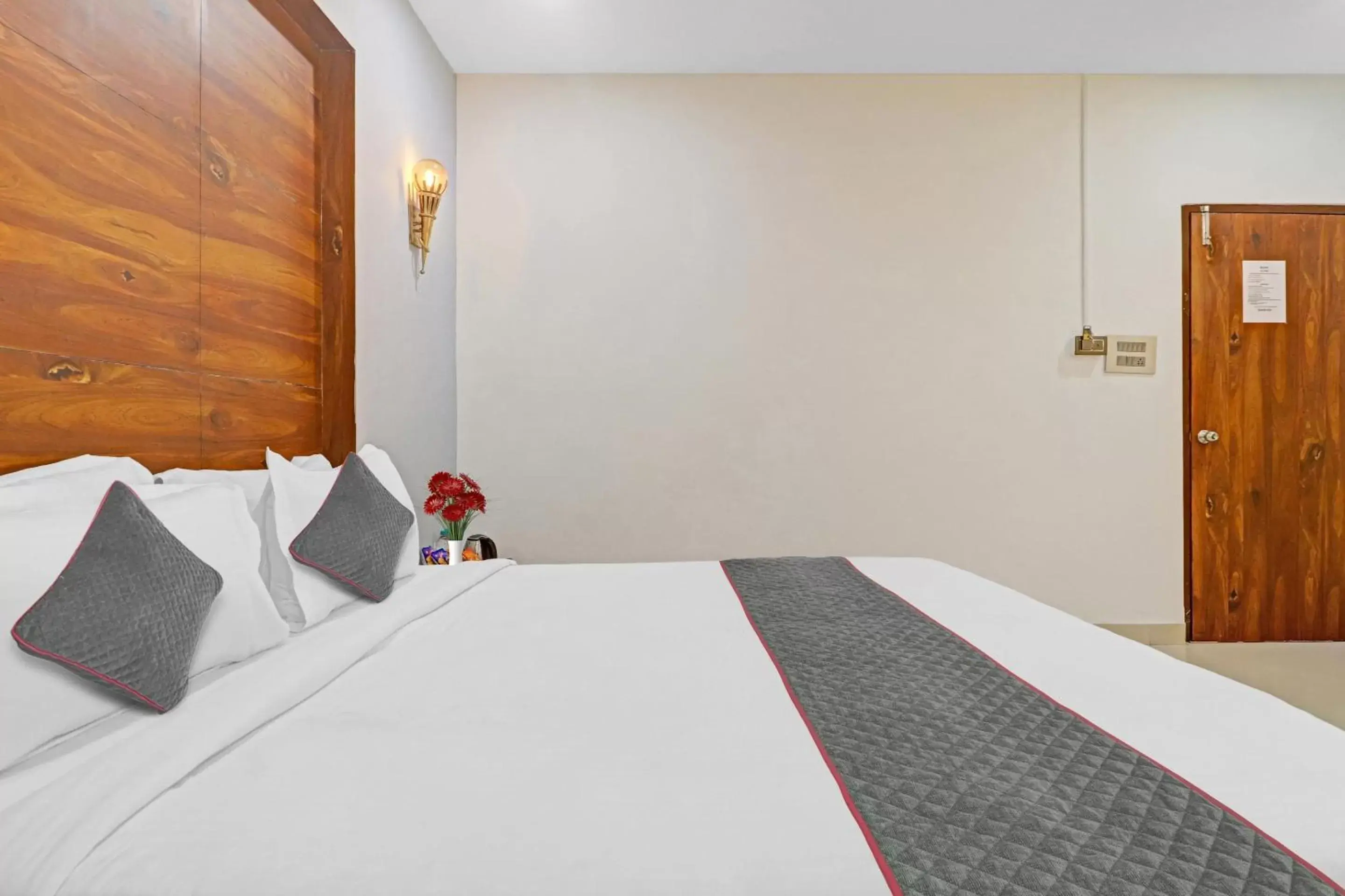 Bedroom, Bed in Super Townhouse Rcc Pride Bedroom, Bed in Super Townhouse Rcc Pride