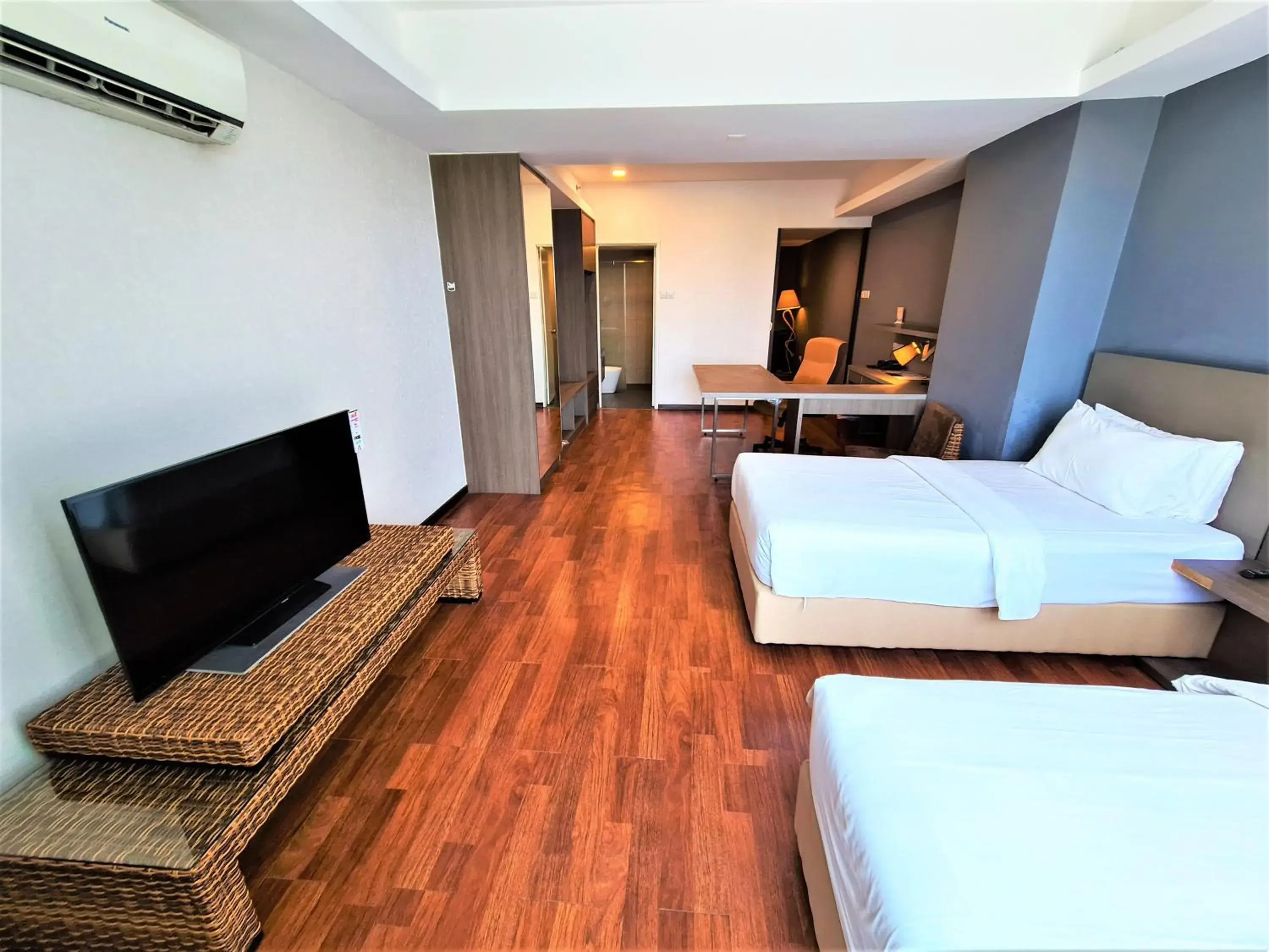 TV/Entertainment Center in Nexus Regency Suites & Hotel