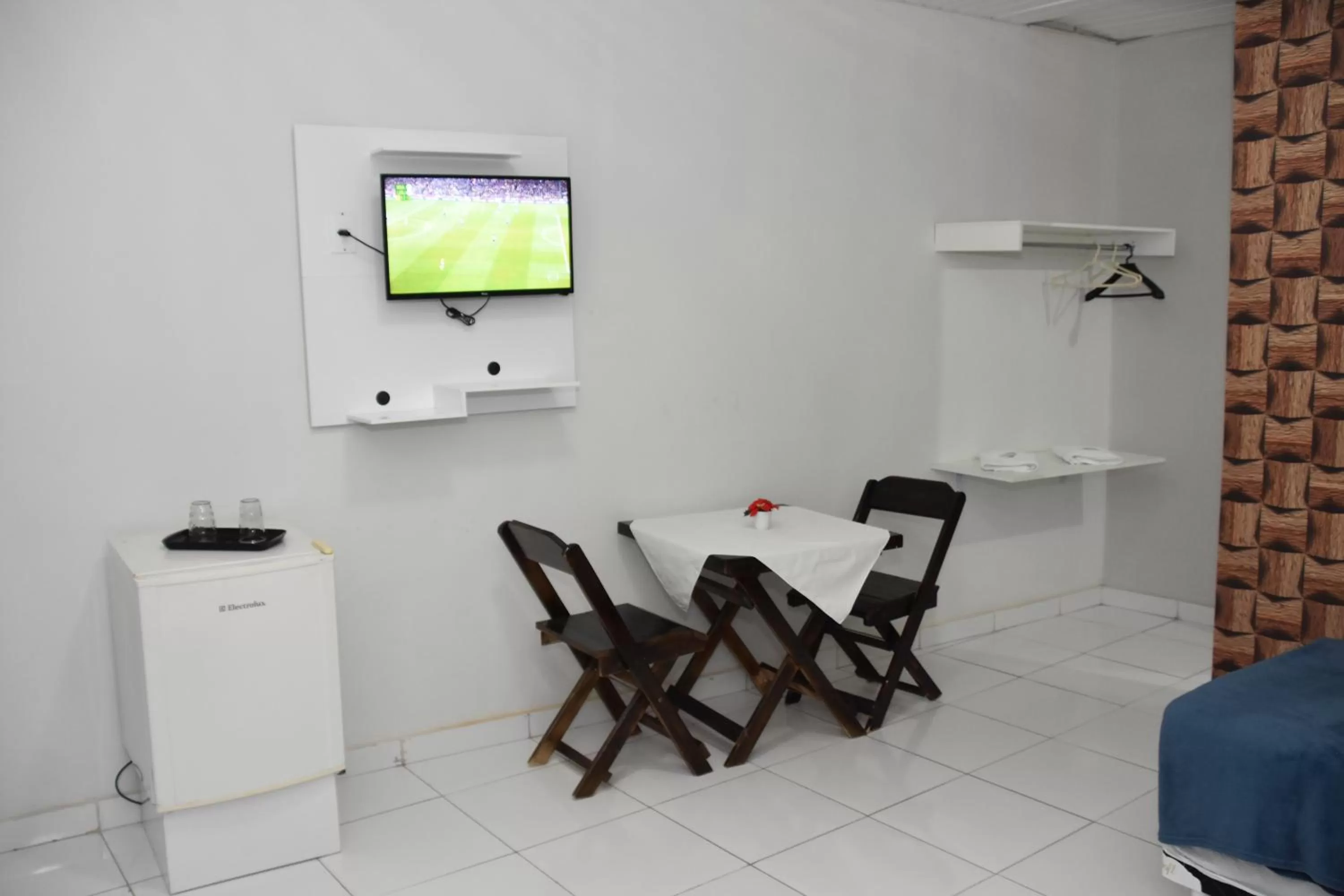 TV and multimedia, TV/Entertainment Center in Pousada e Posto Amigão