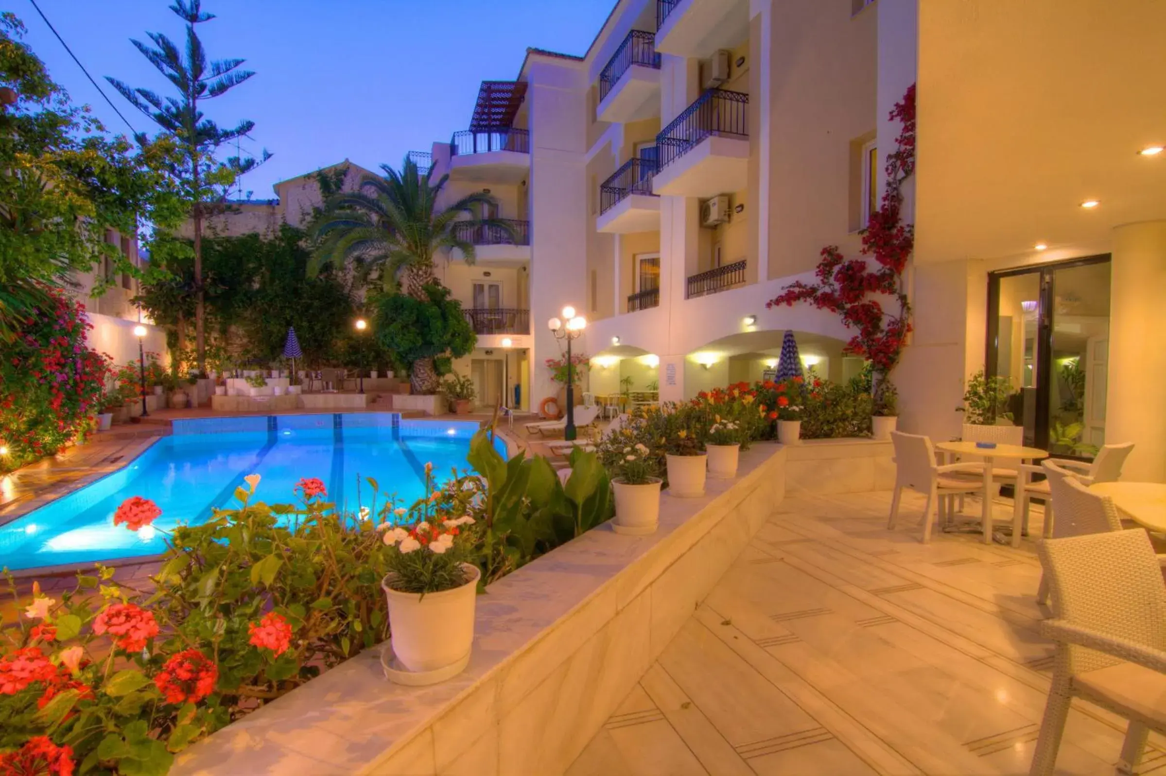Balcony/Terrace, Swimming Pool in Fortezza Hotel