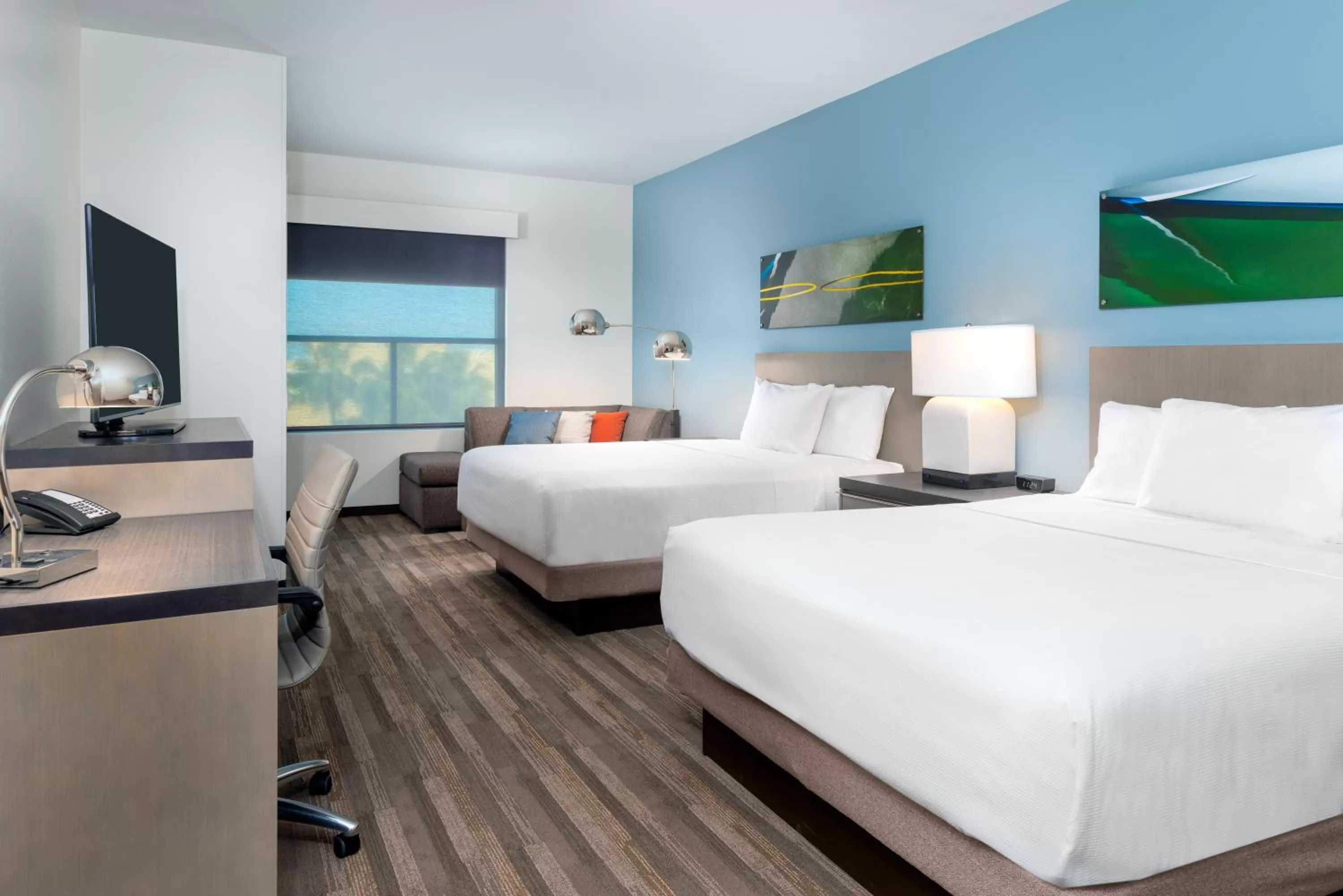 Photo of the whole room, Bed in Hyatt House Tampa Airport/Westshore
