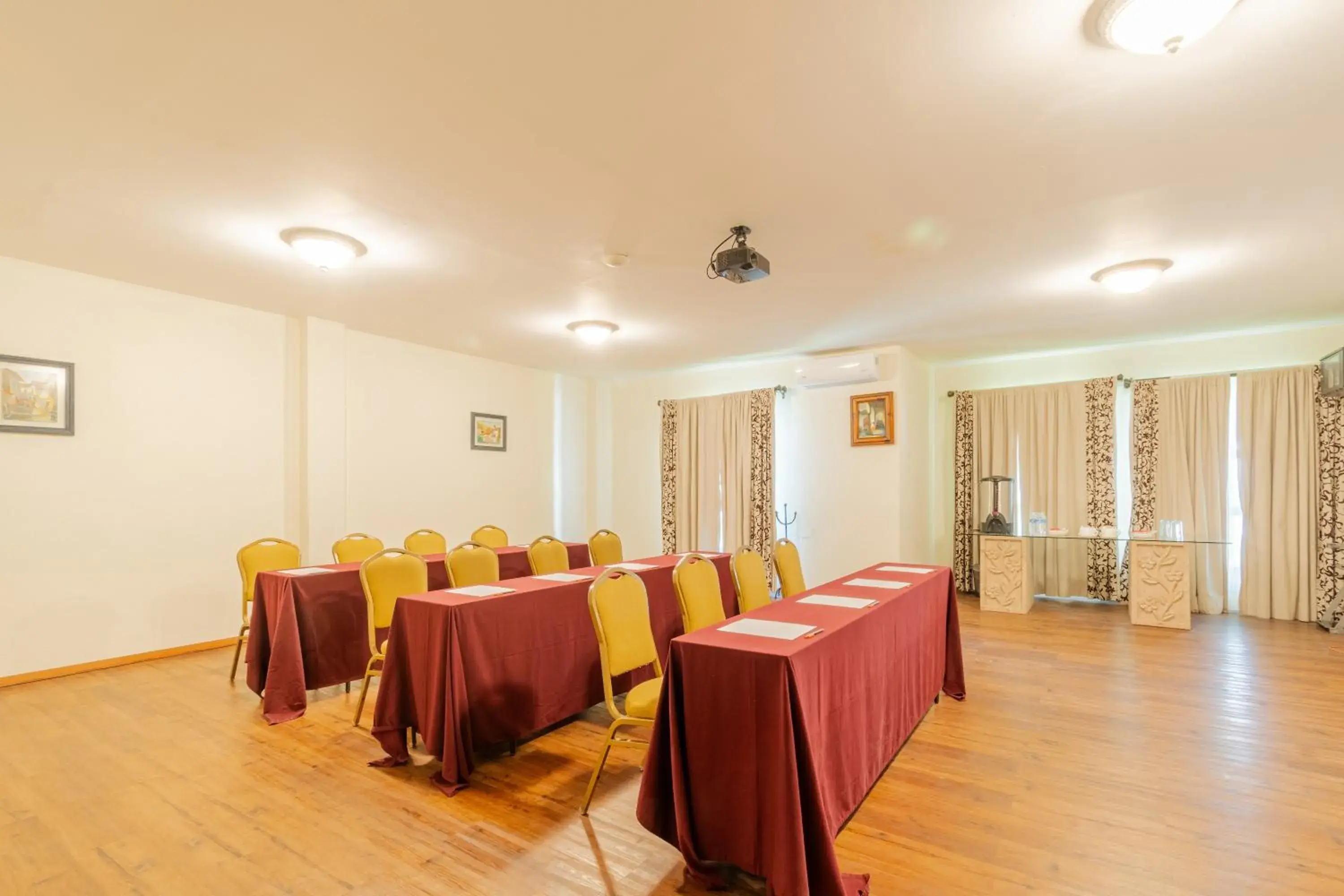 Meeting/conference room in Hotel Casa Primavera Boutique & Spa