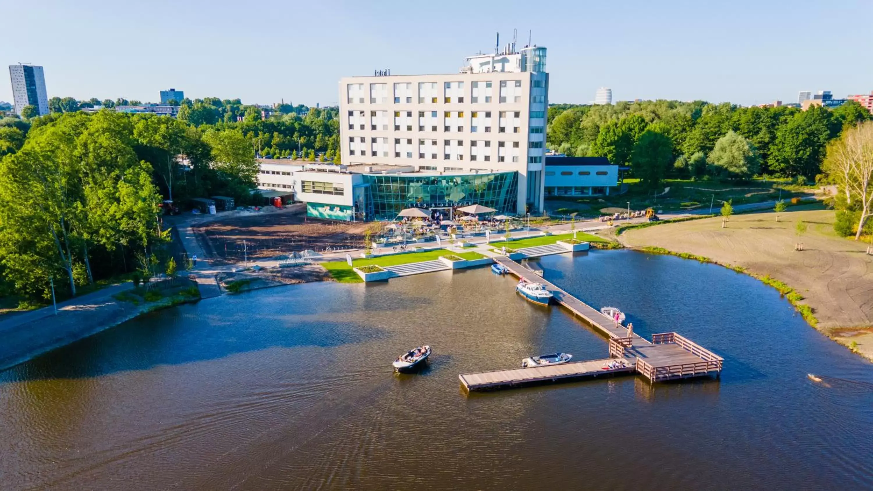 Property building in Flonk Hotel Groningen Zuid, BW Signature Collection Property building in Flonk Hotel Groningen Zuid, BW Signature Collection