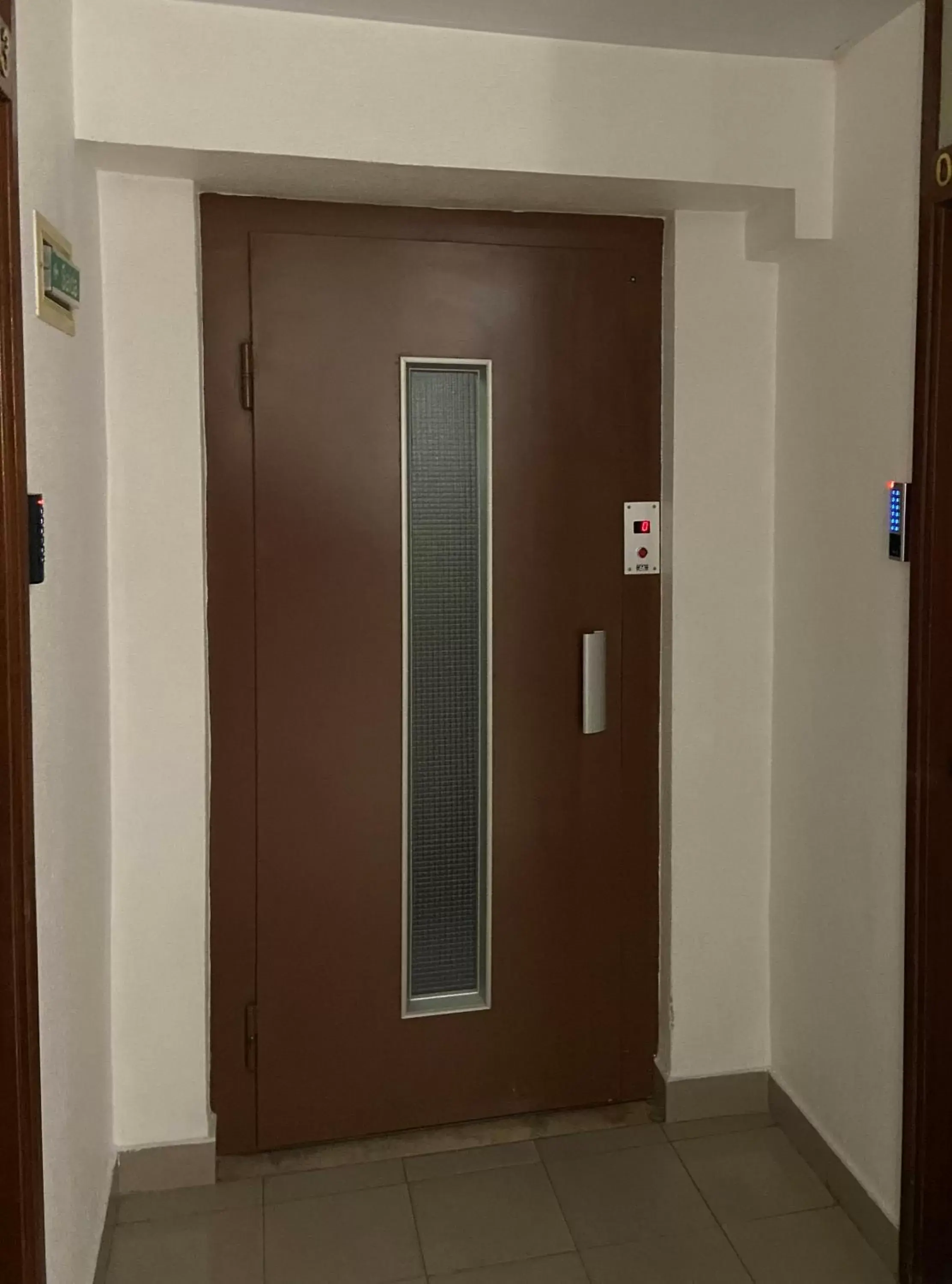 elevator, Bathroom in Hotel Cavaleiros De Cristo