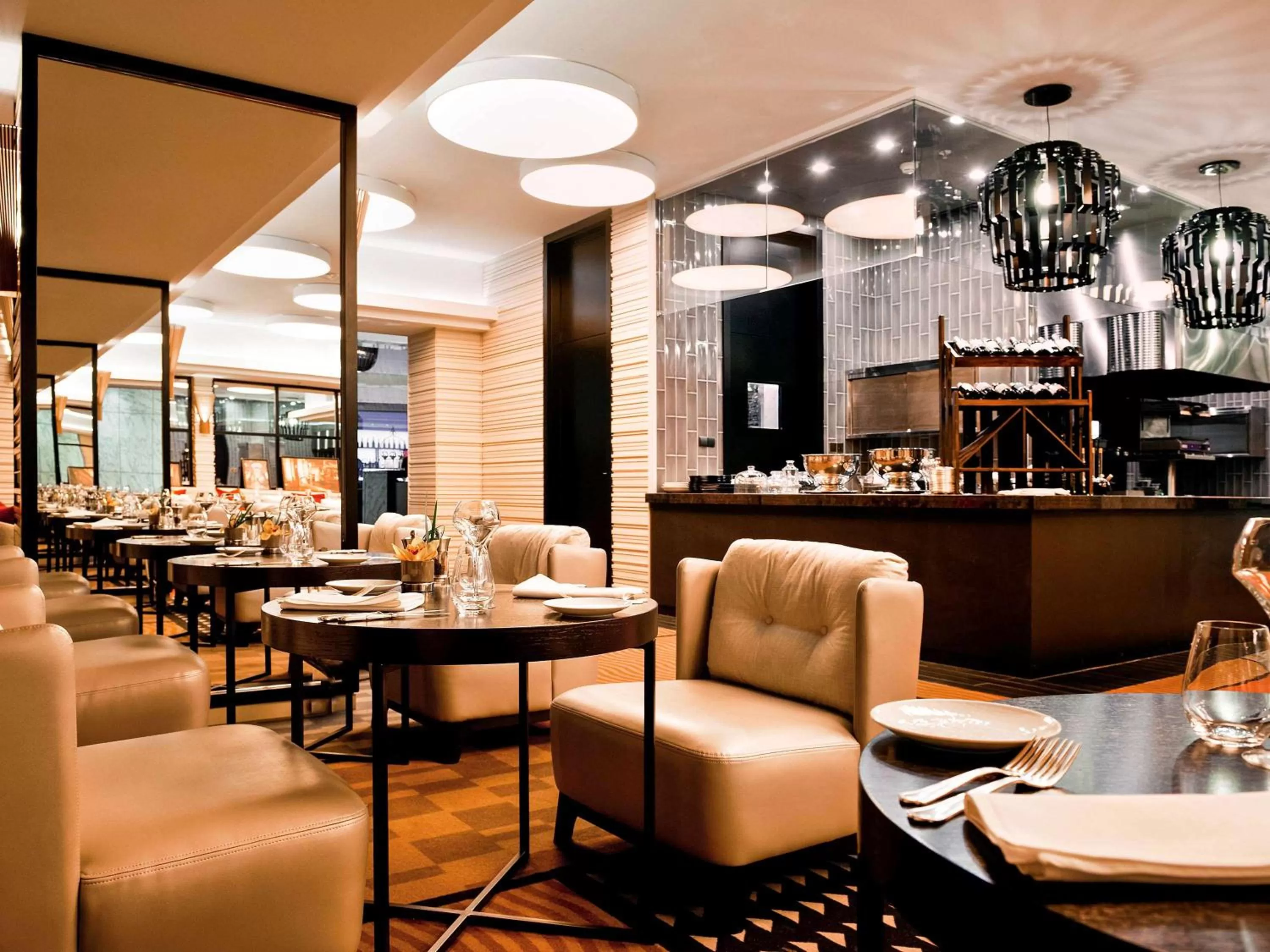 Restaurant/places to eat in Sofitel Warsaw Victoria