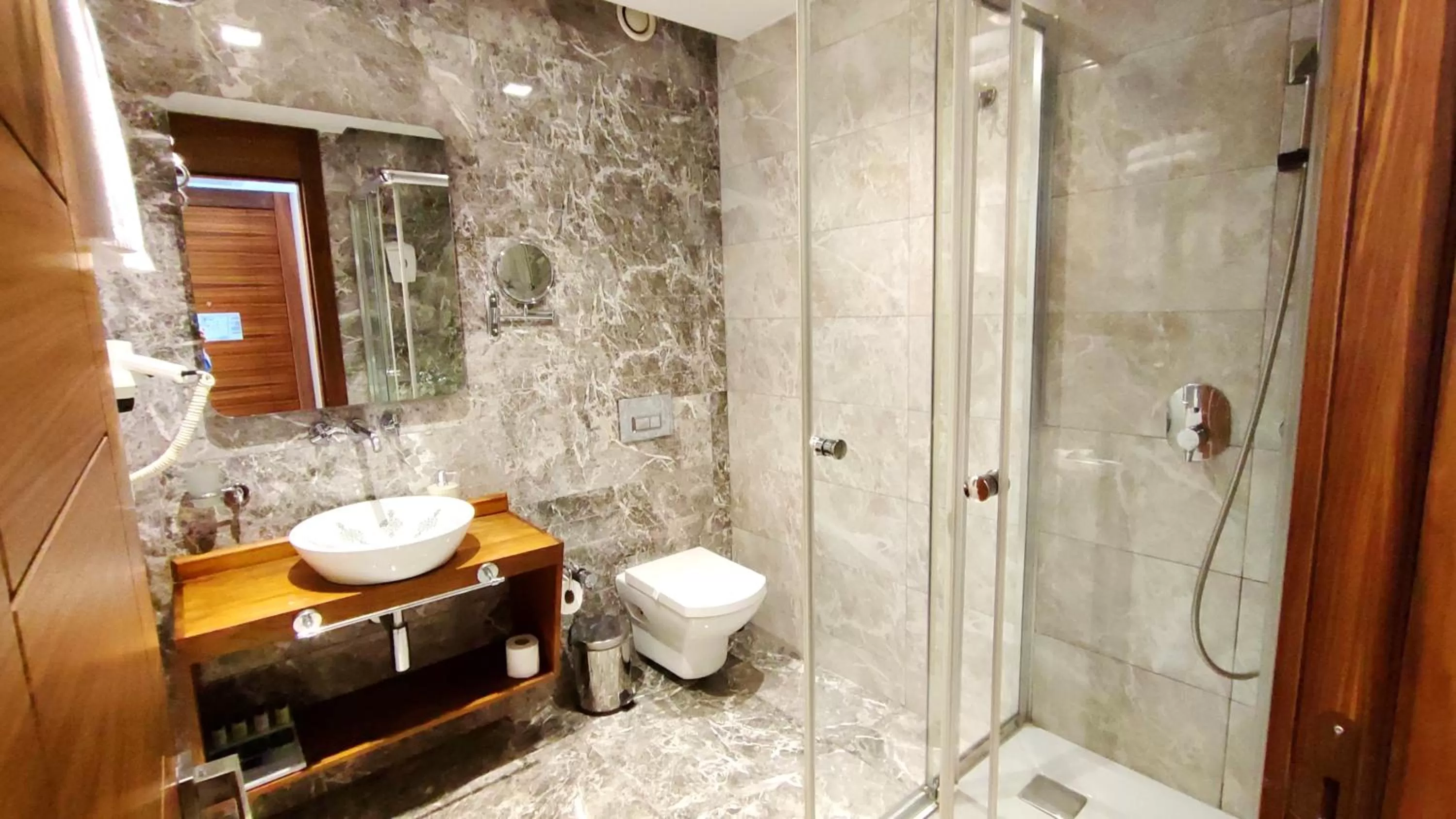 Bathroom in Old Port Hotel