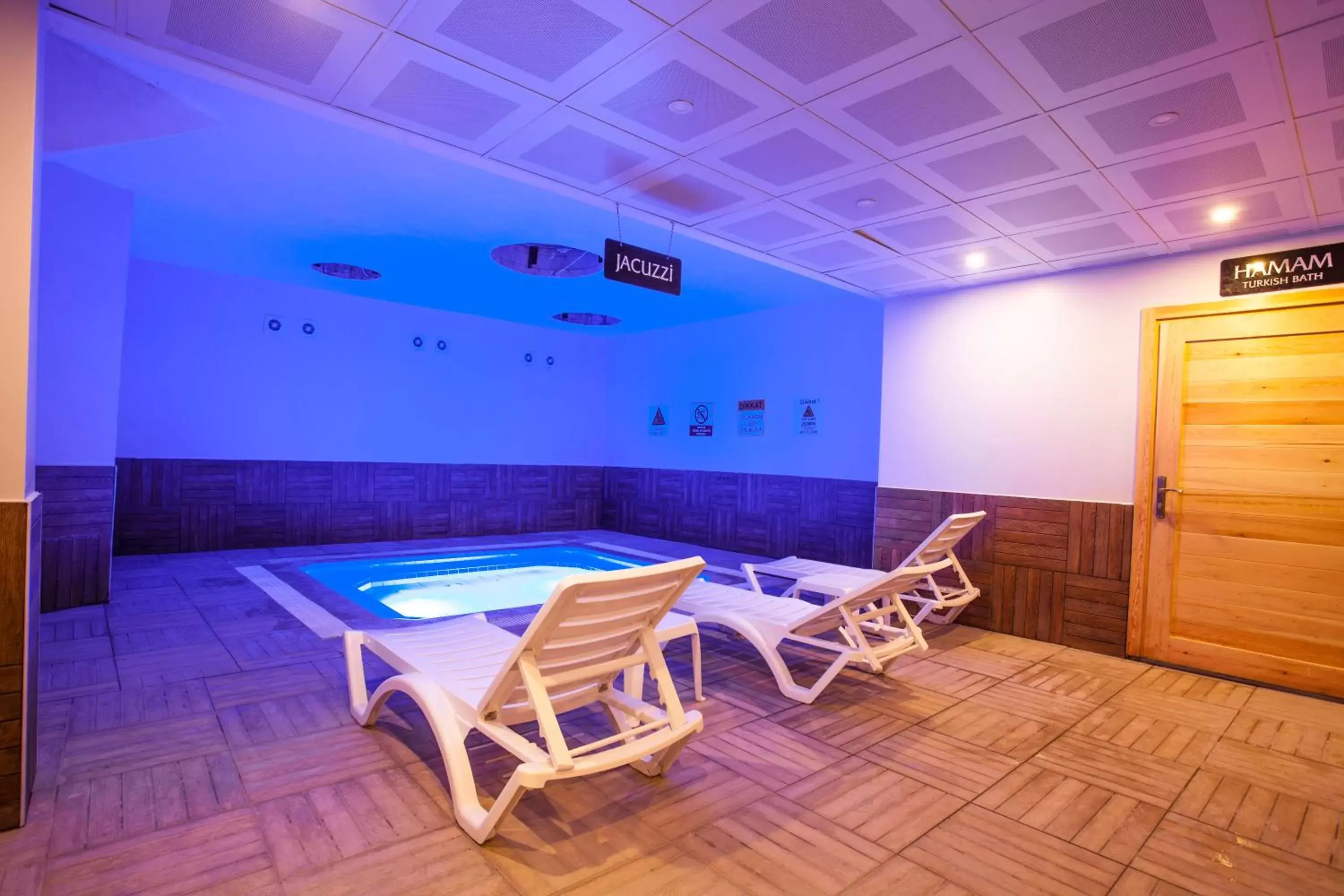 Public Bath in Pamukkale Termal Ece Otel