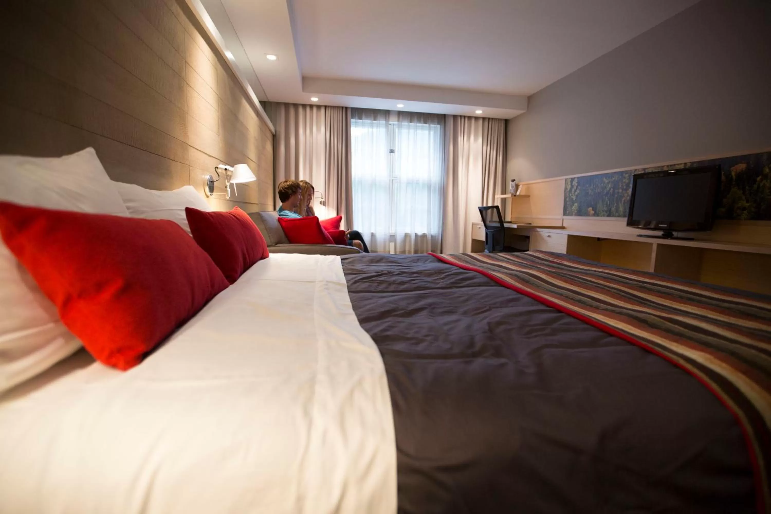 People, Bed in Gîte du Mont-Albert - Sepaq