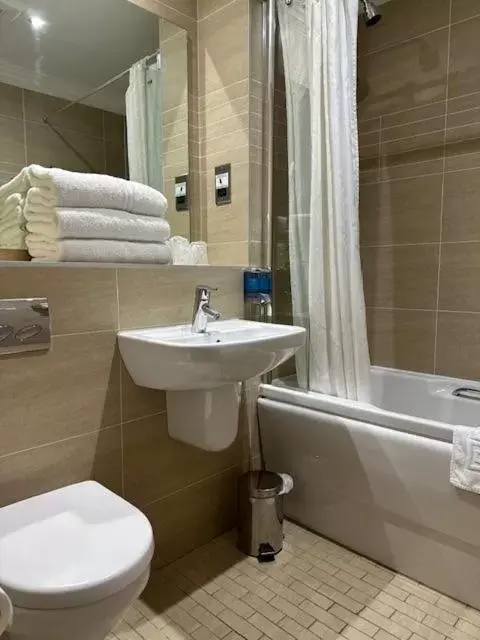 Bathroom in Frederick House Hotel