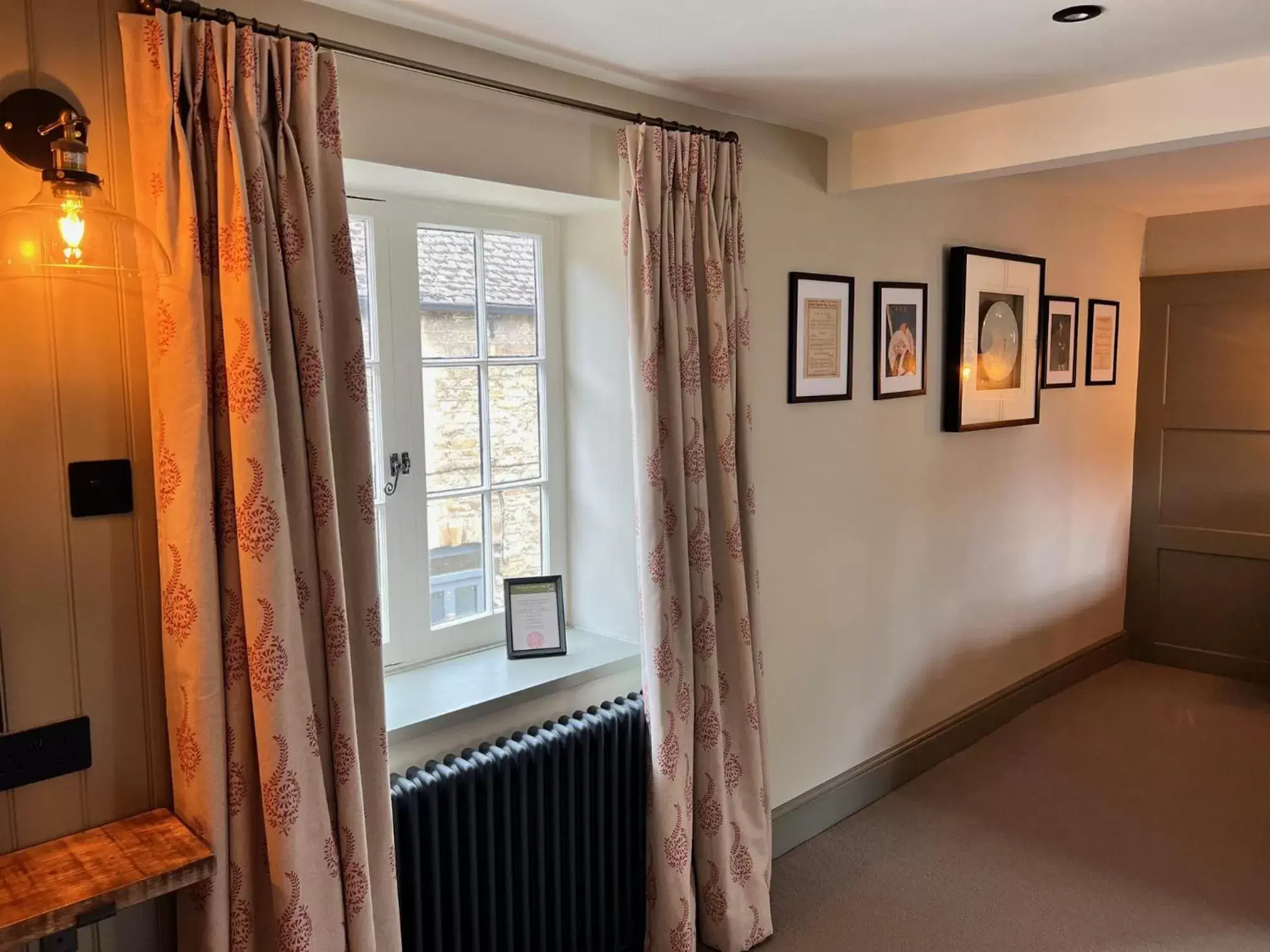 Bedroom in The Punchbowl Inn