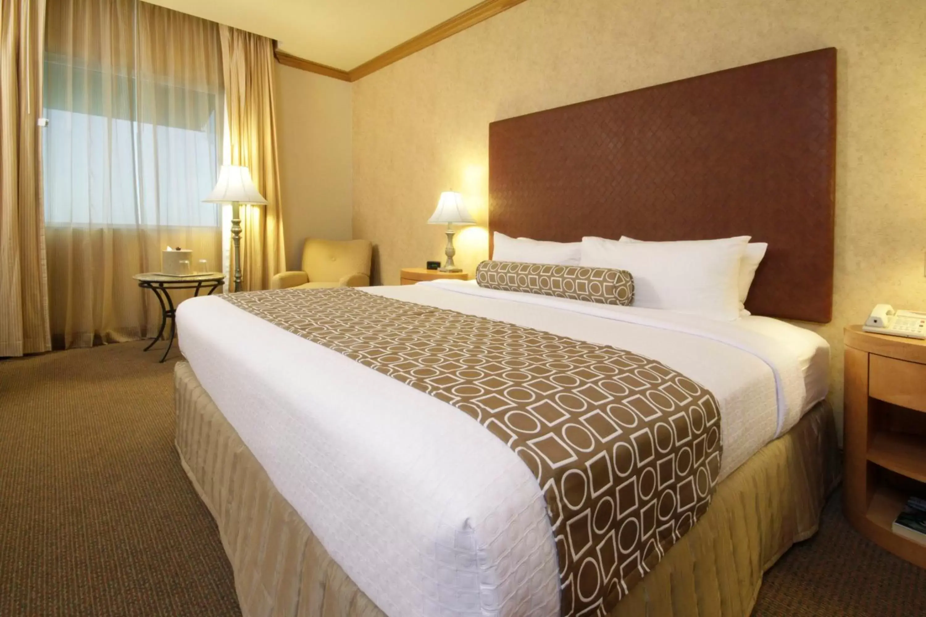 Photo of the whole room, Bed in Crowne Plaza Torreon, an IHG Hotel