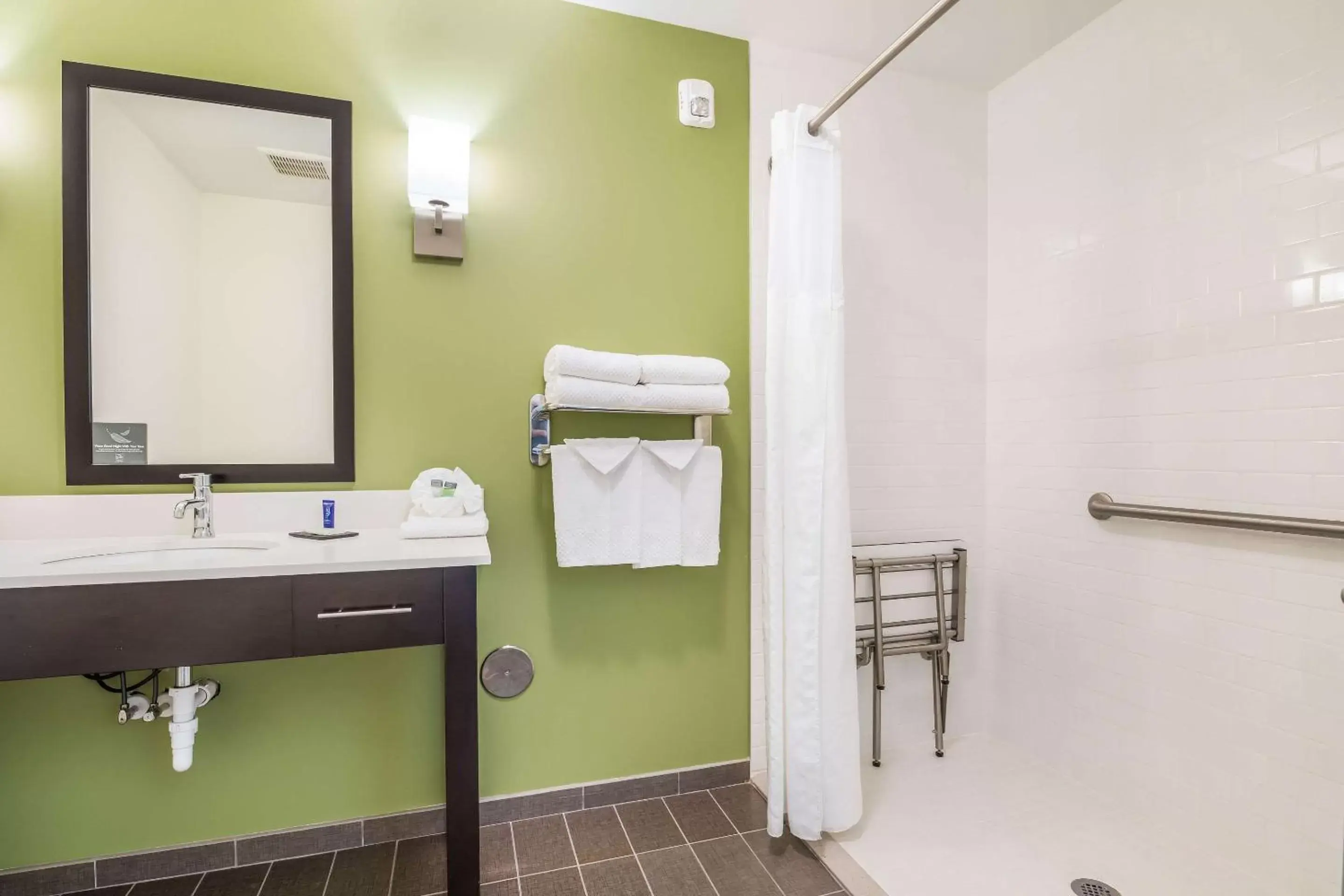 Photo of the whole room, Bathroom in Sleep Inn & Suites Park City-Wichita North